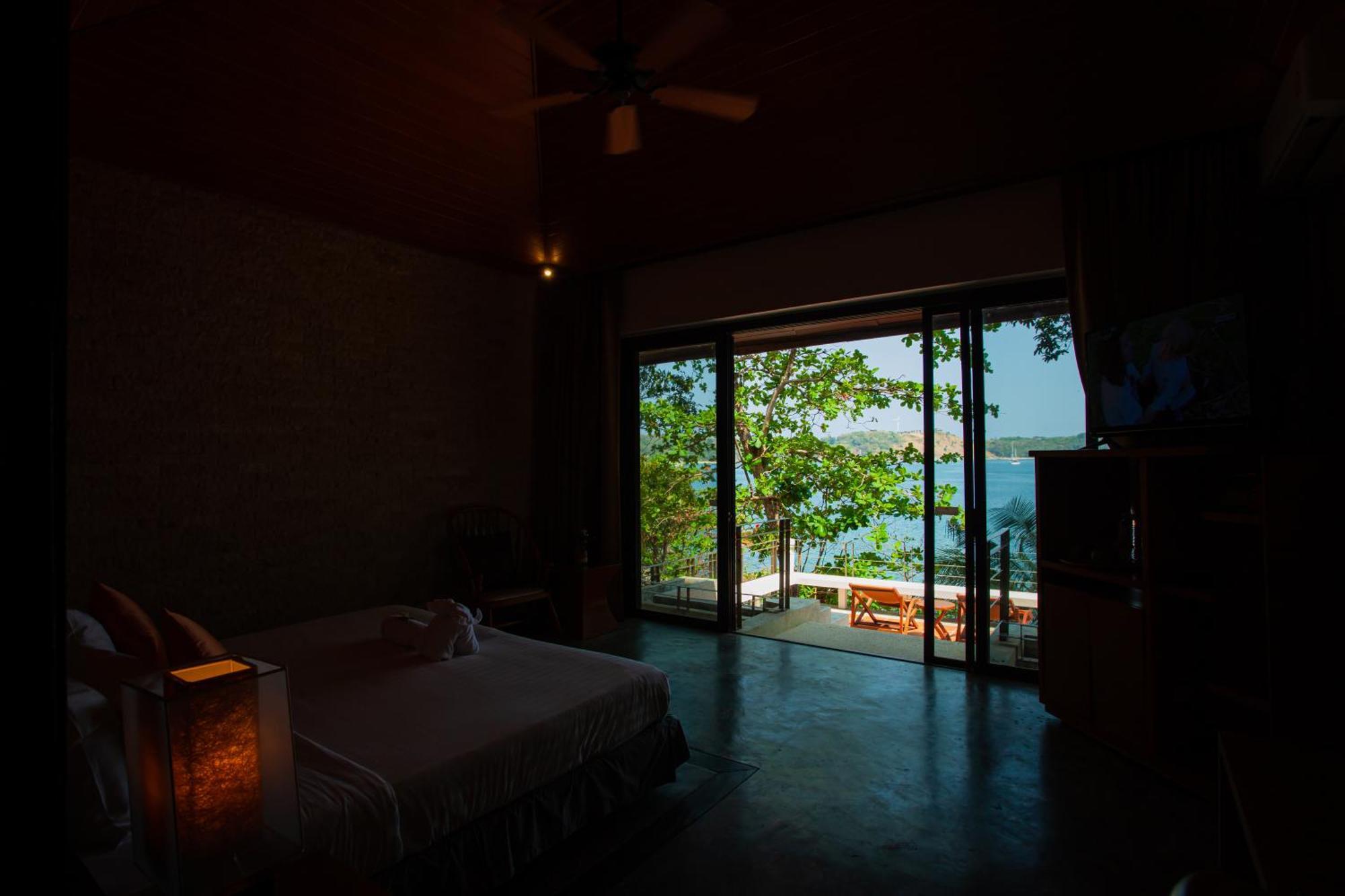 Pavillion Deluxe Double Room Beachfront
