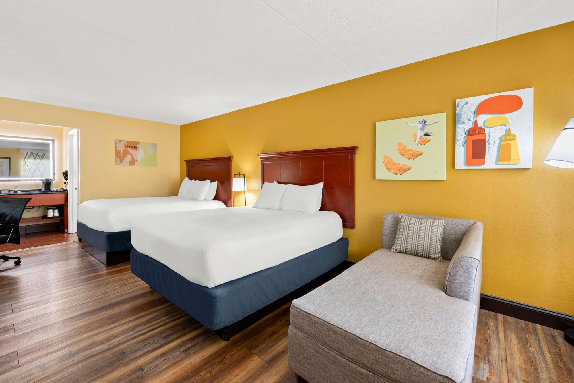 Queen Room Two Queen Beds Downstairs or Non-Smoking