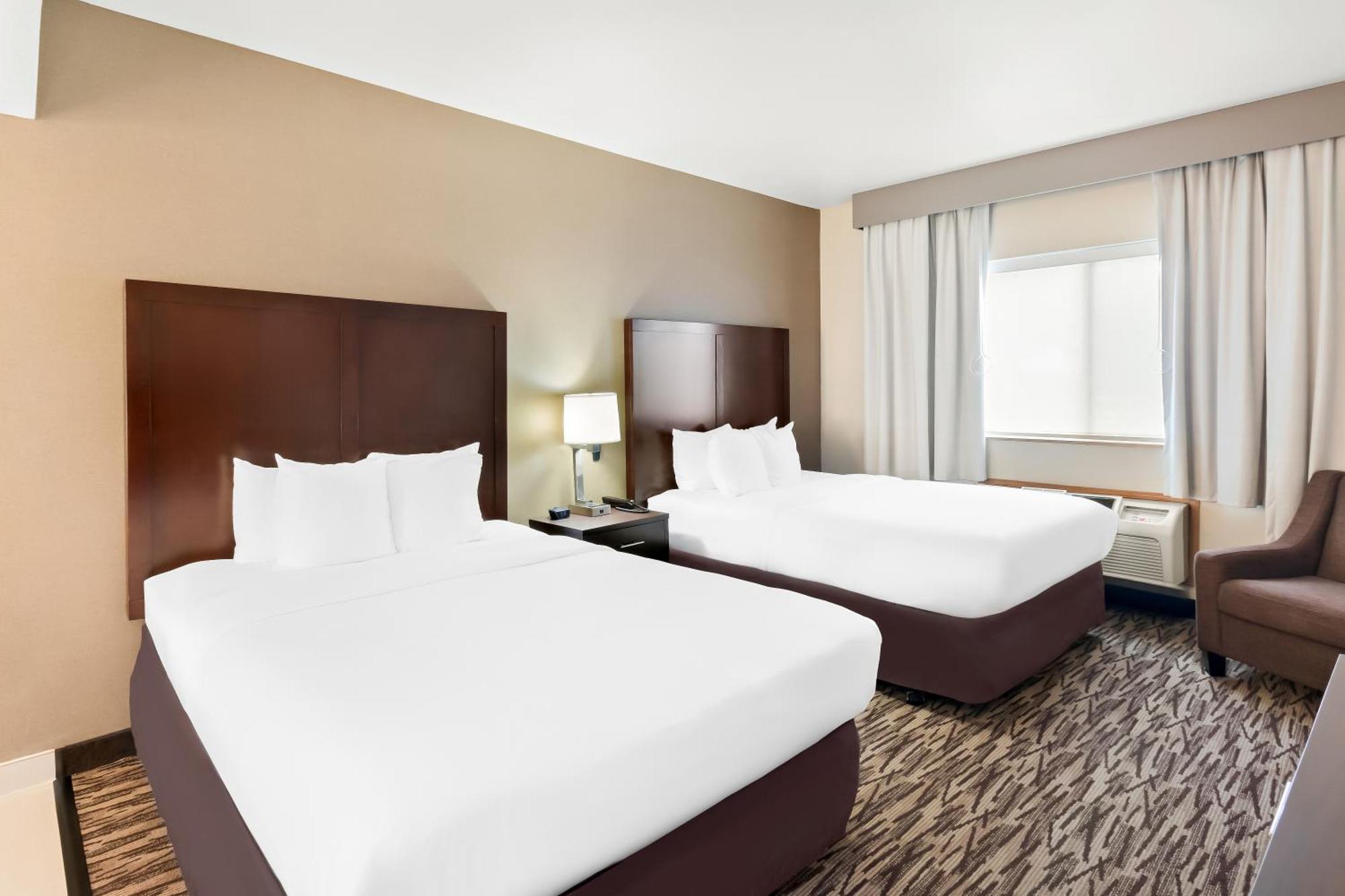 Queen Suite with Two Queen Beds,1602963851:JPEG