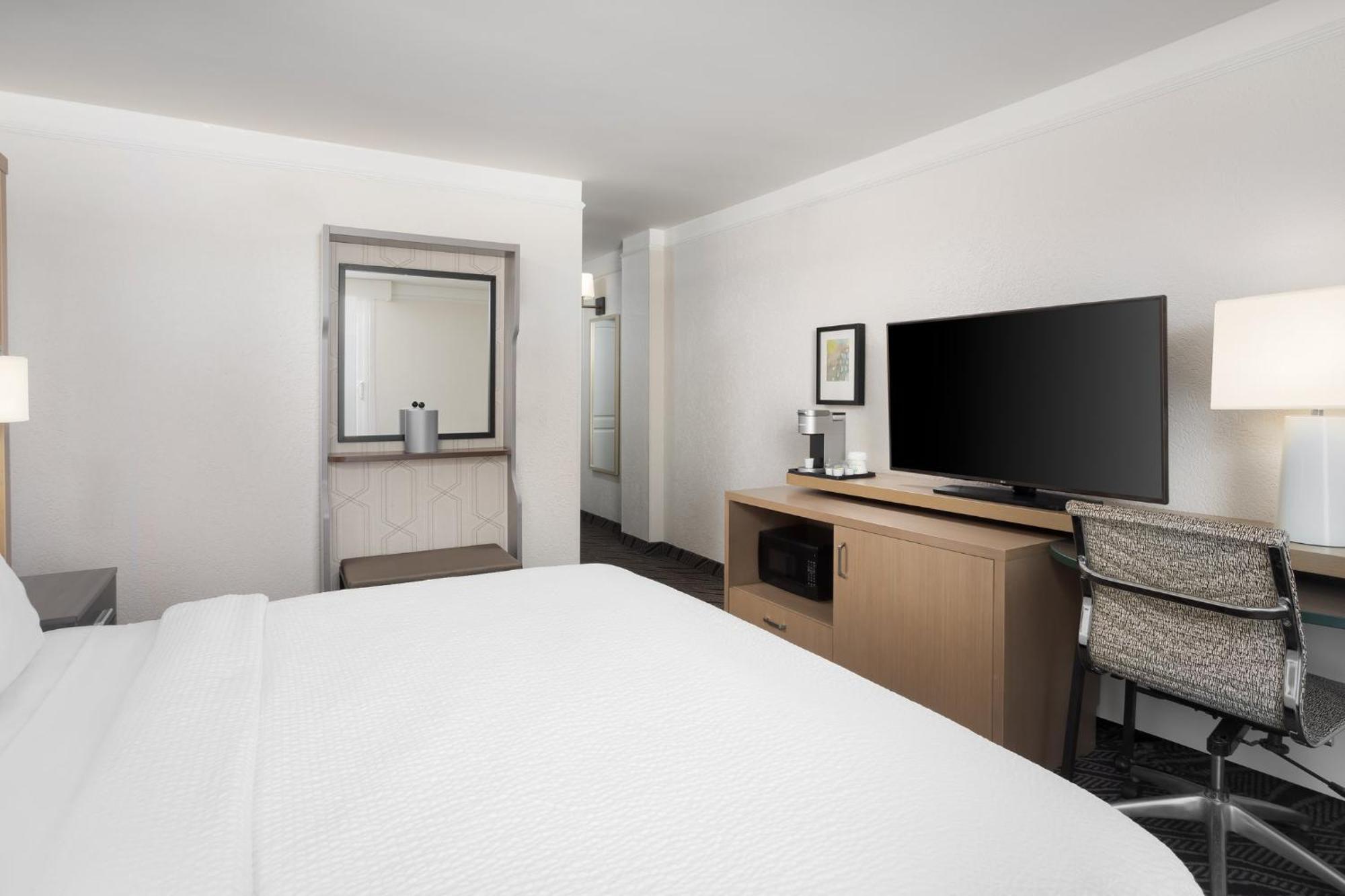 King Room Roll Shower Disability Access