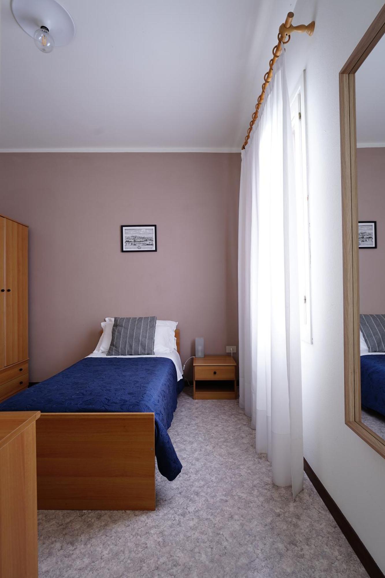 Single Room Private Bathroom