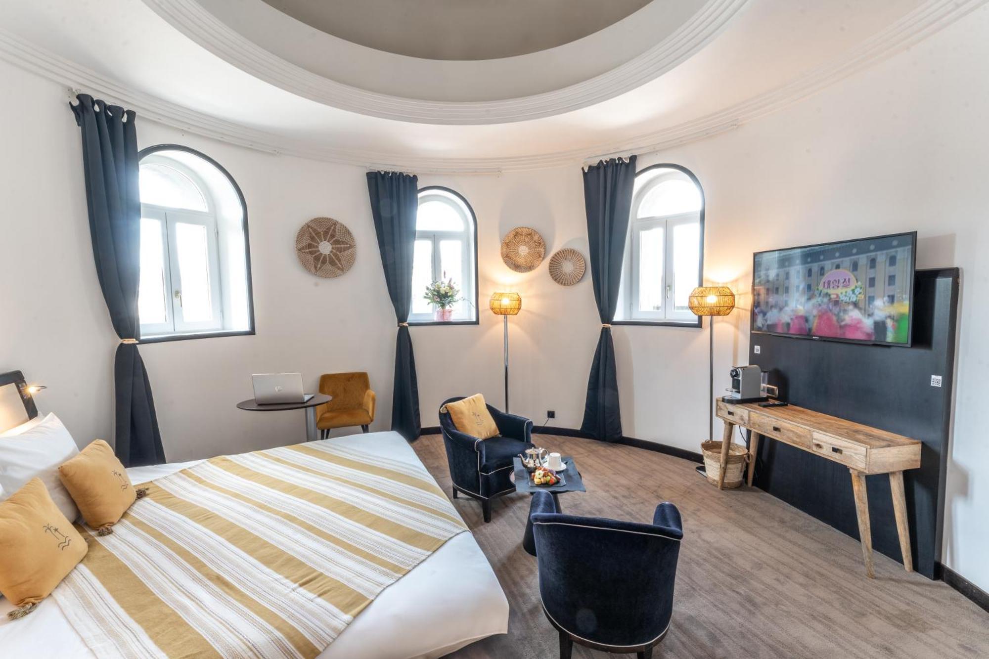 Superior King Suite