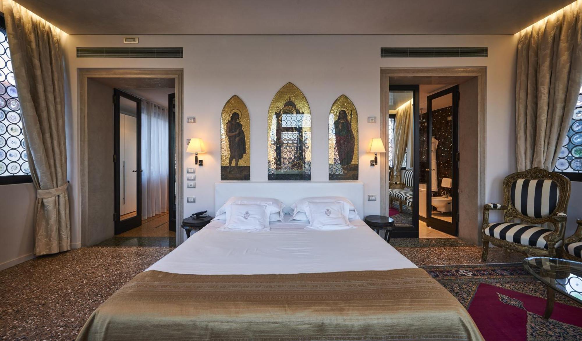Junior Suite Grand Canal View