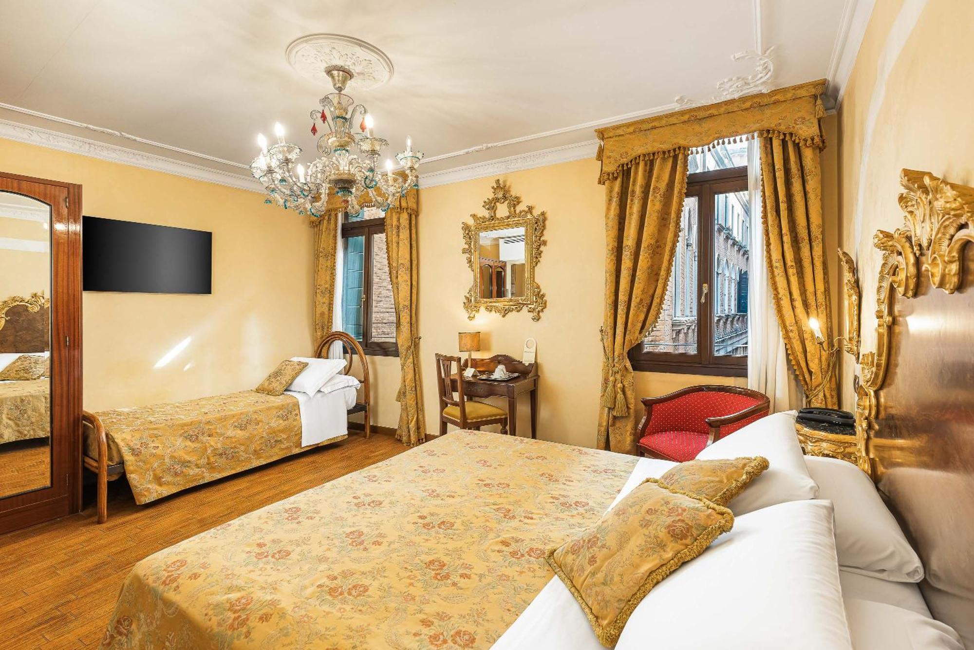 Classic Triple Room