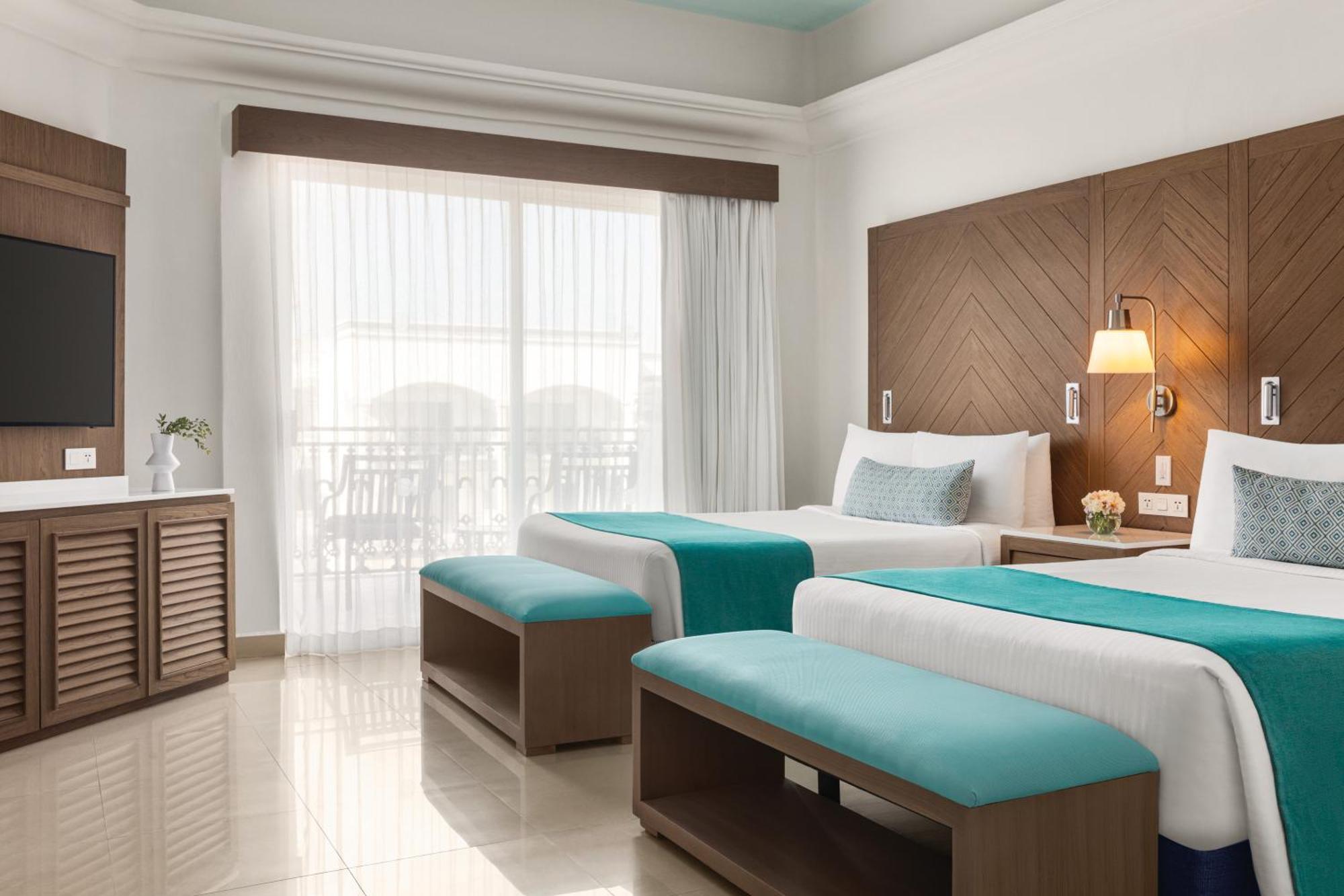 Junior Suite 2 Queen Beds Oceanview