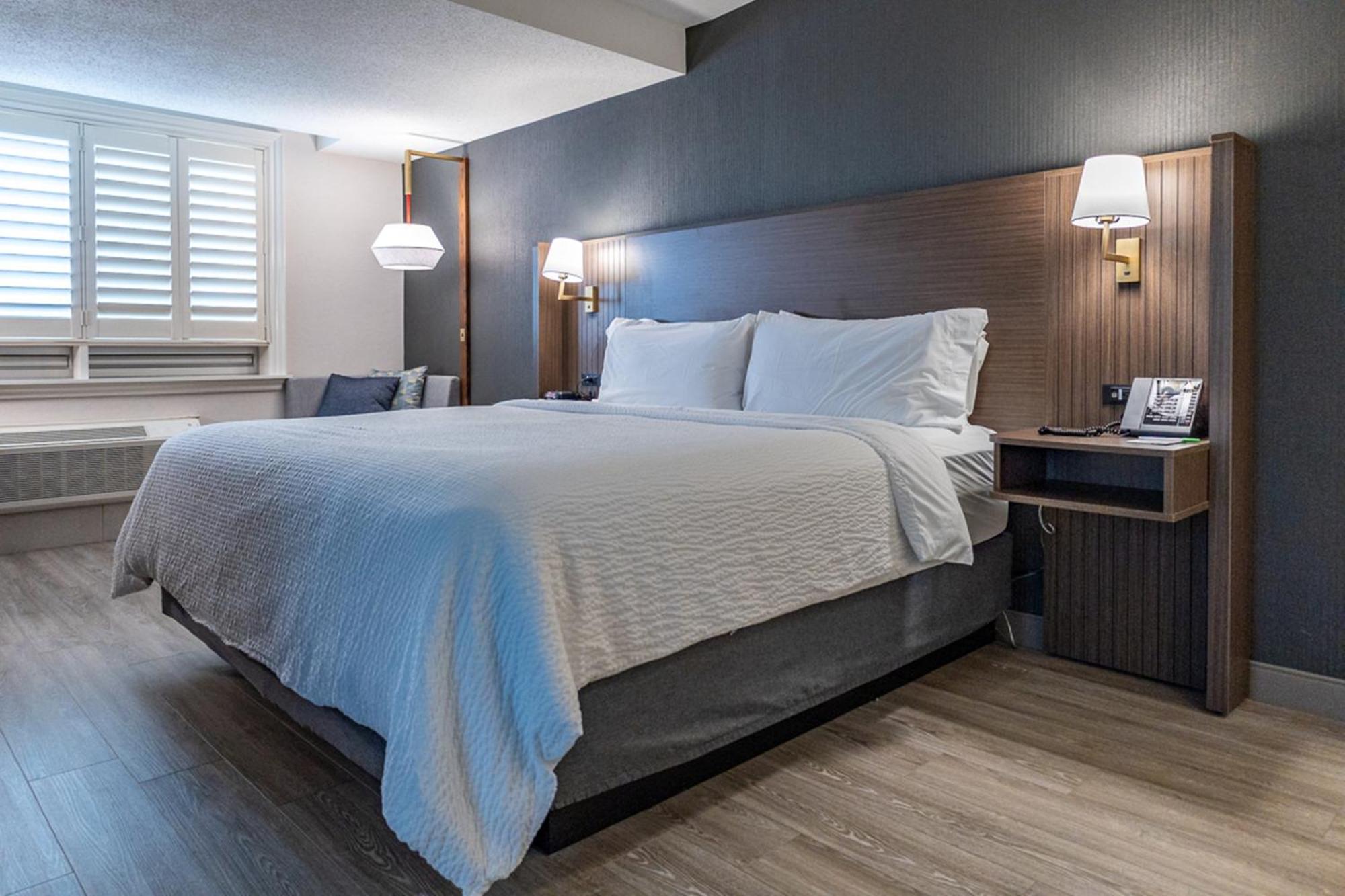 Standard King Room
