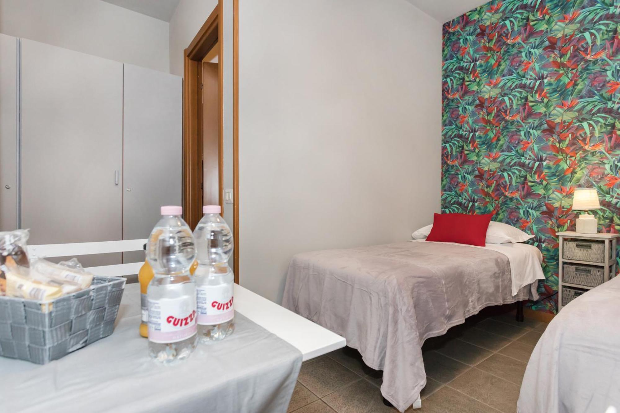 Deluxe Double Room Shower