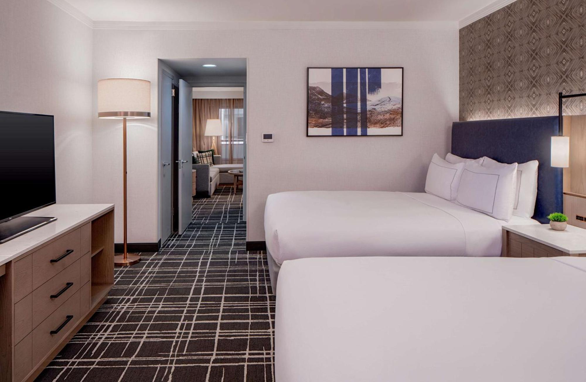 One-Bedroom Queen Suite Two Queen Beds Sofa Bed