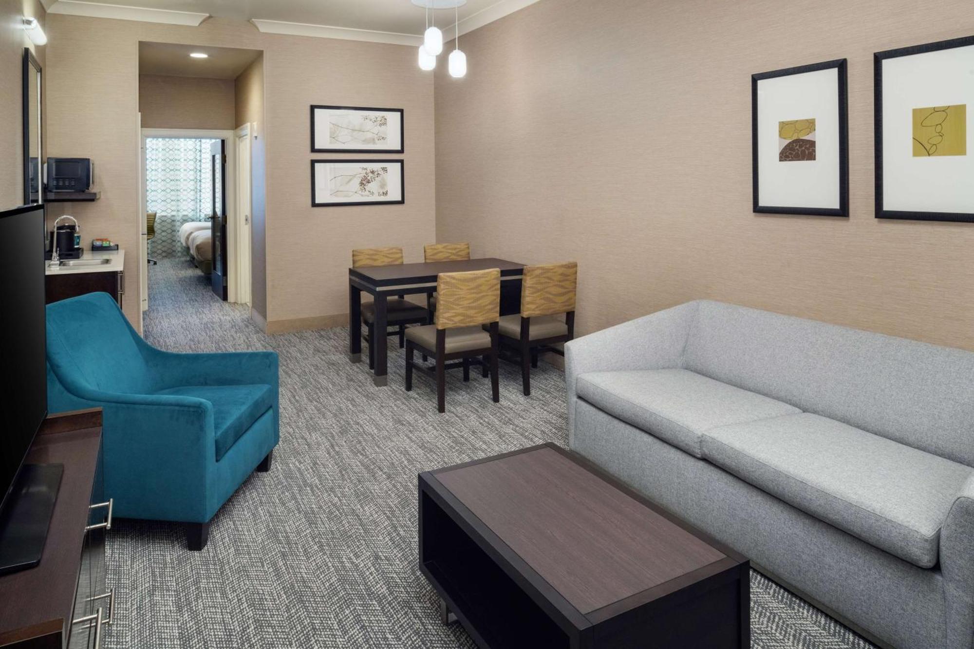 Suite Two Queen Beds Non-Smoking