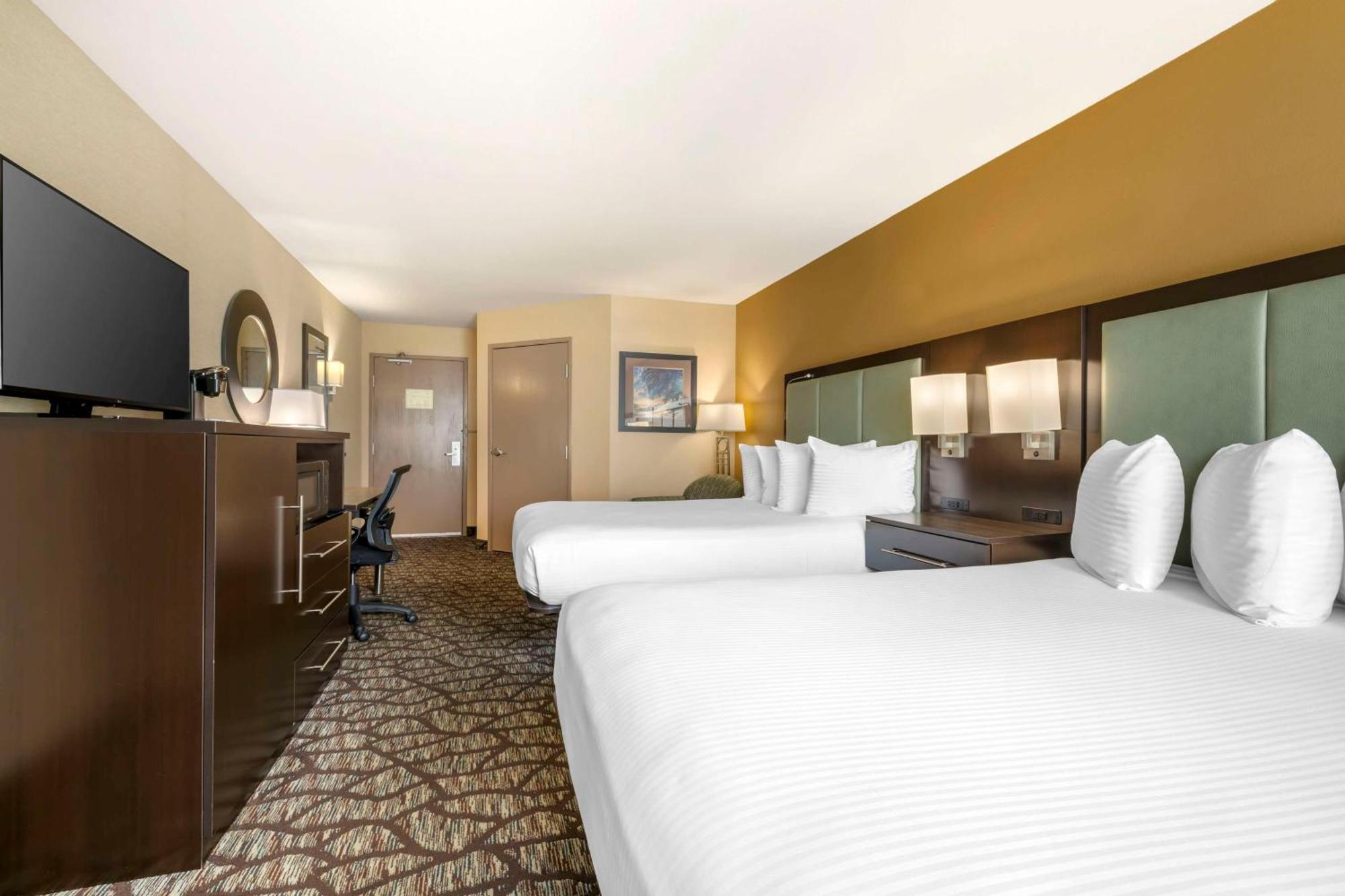 Queen Room Two Queen Beds Roll Shower Disability Access or Non-Smoking