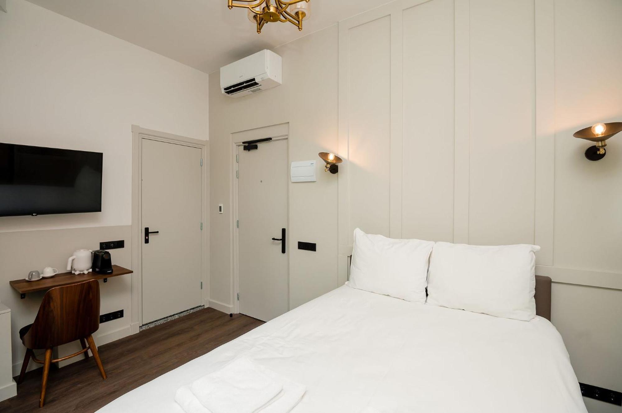 Tiny Room
