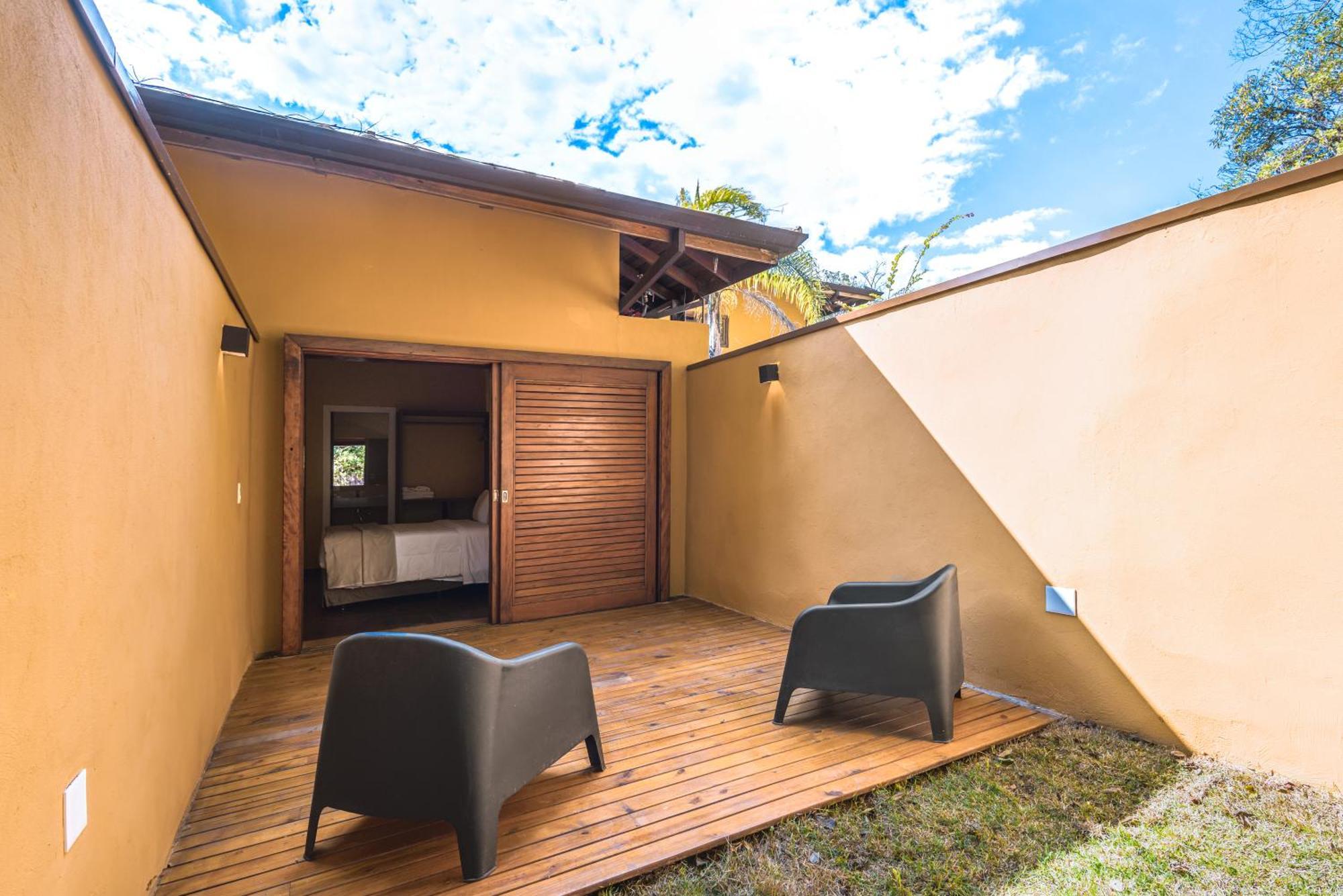 Deluxe Queen Suite