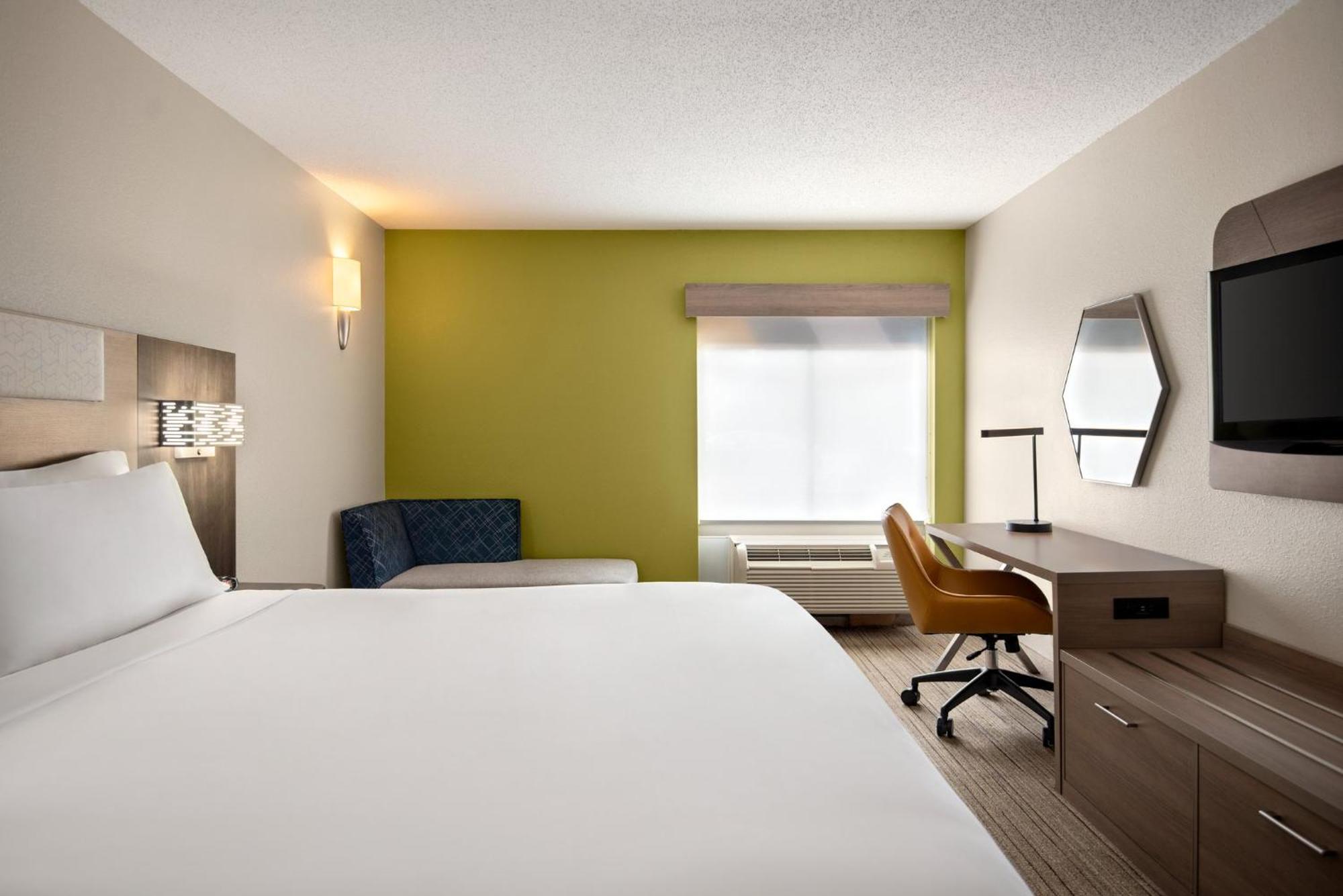 Standard King Room