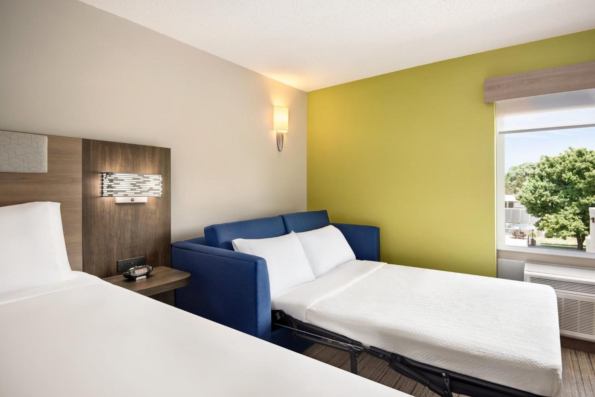 Standard King Room Sofa Bed
