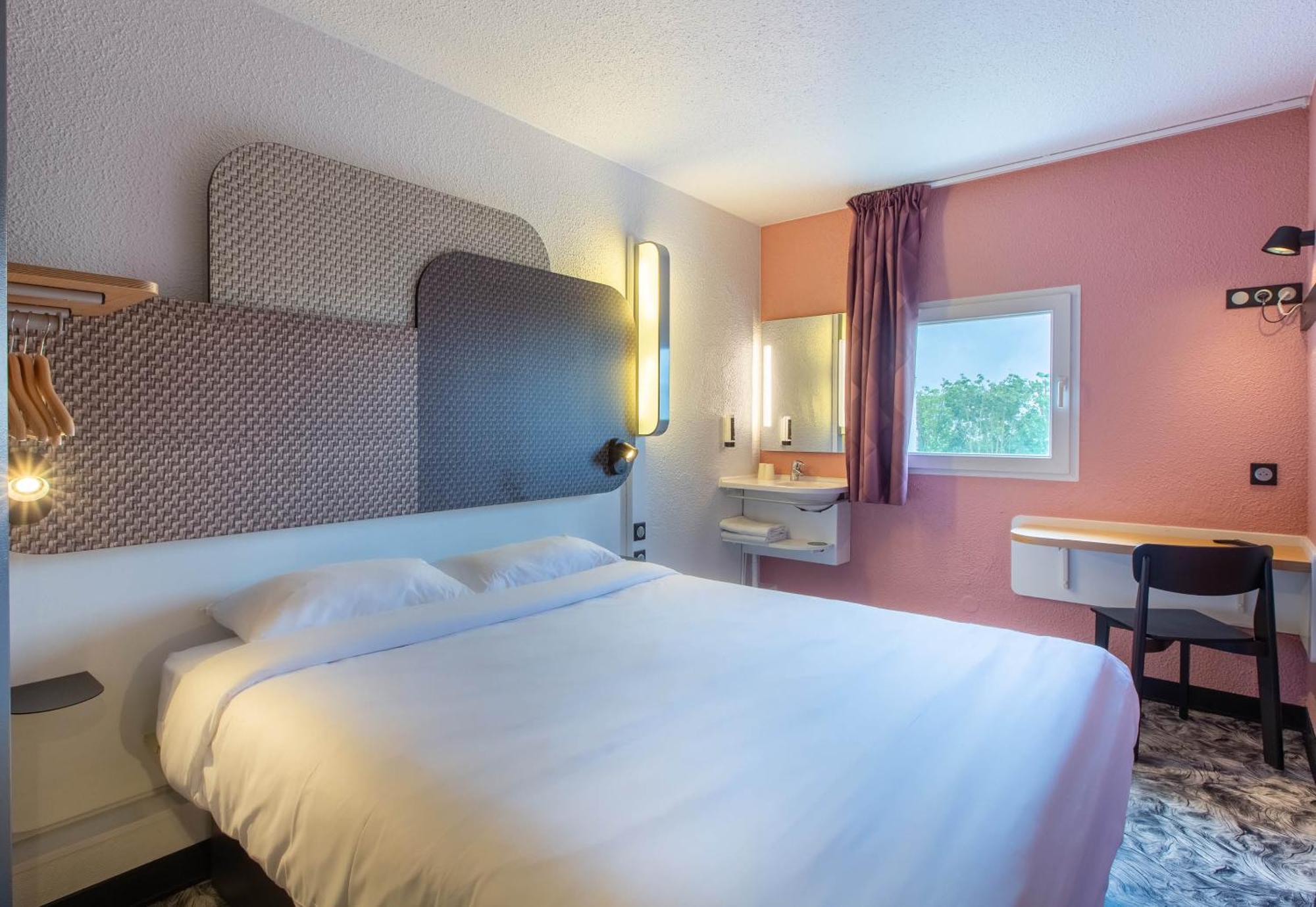Chambre Double - Accessible aux Personnes à Mobilité Réduite