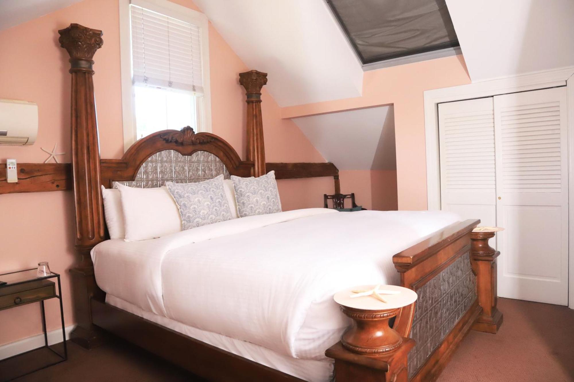 Queen Suite