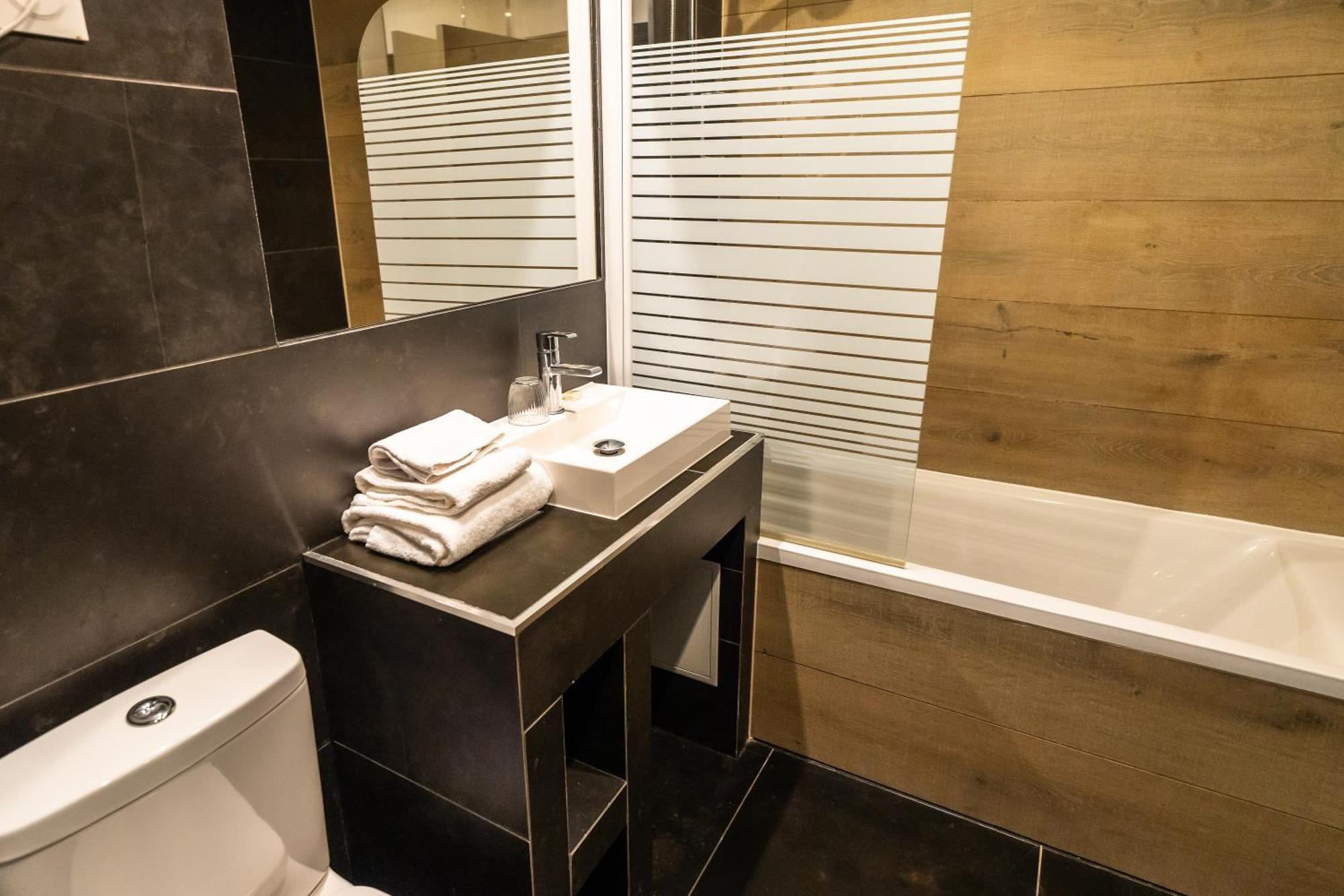 Double Room Bath