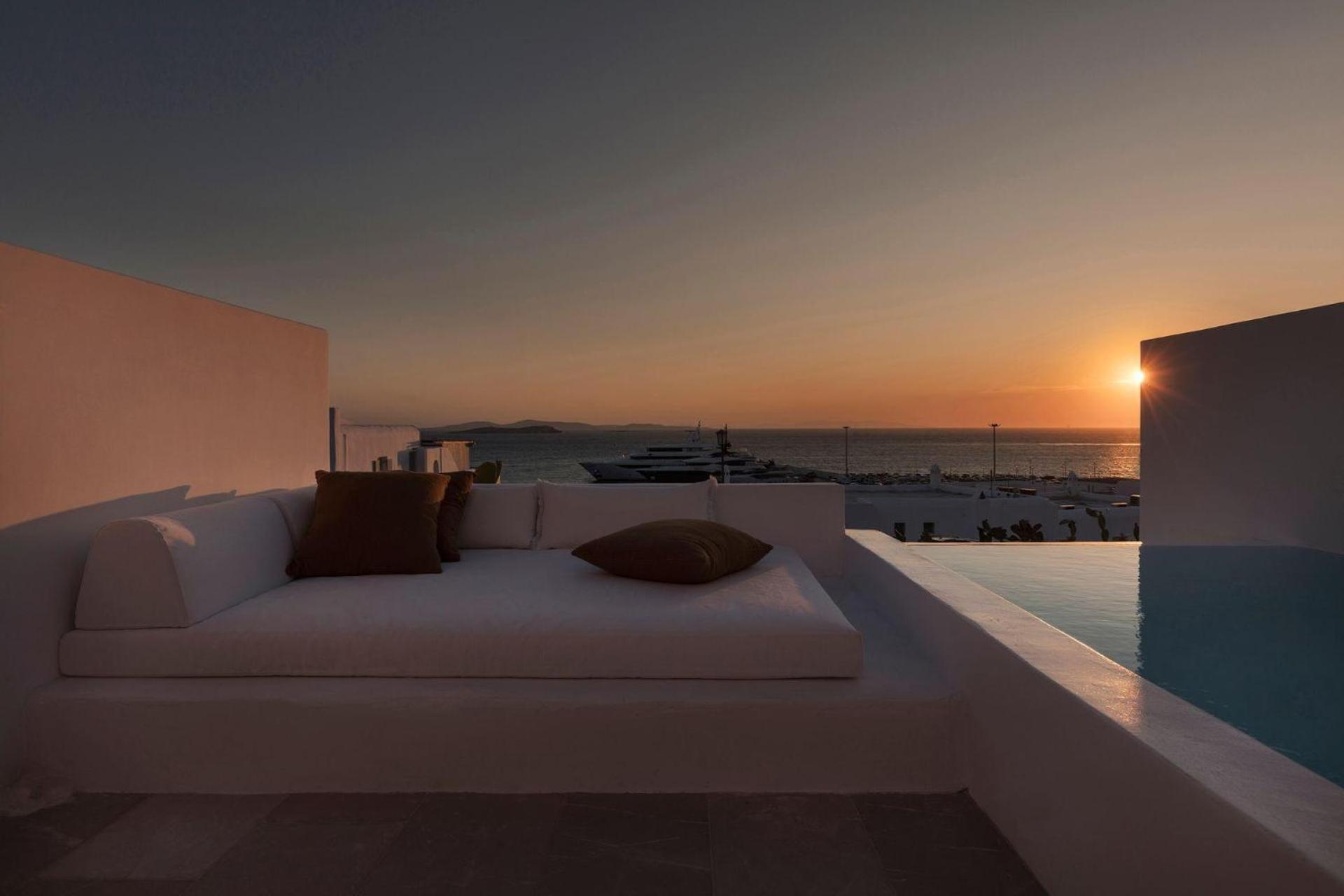 Honeymoon Suite outdoor Jet Tub Sea View