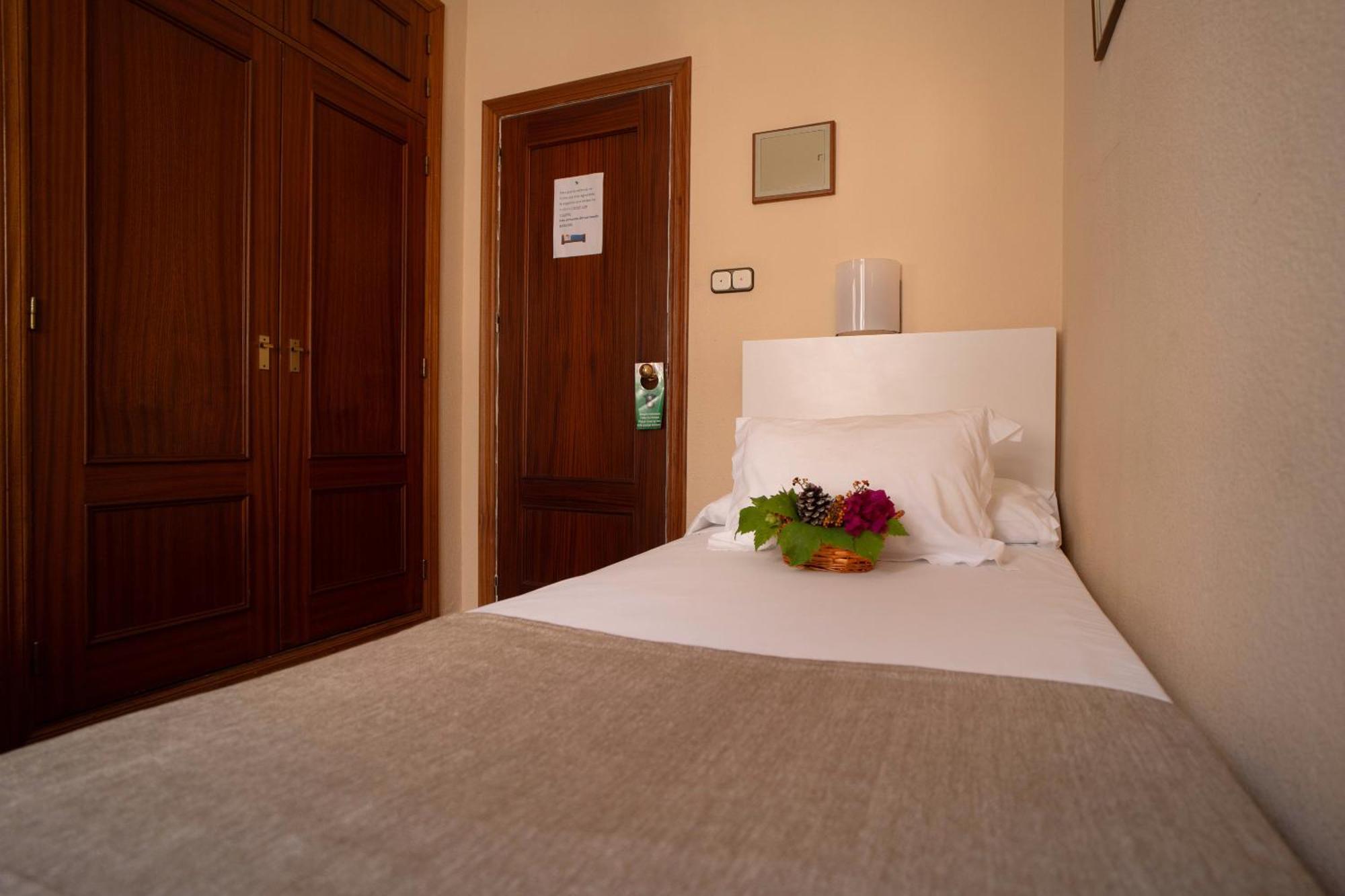 Economy Single Room