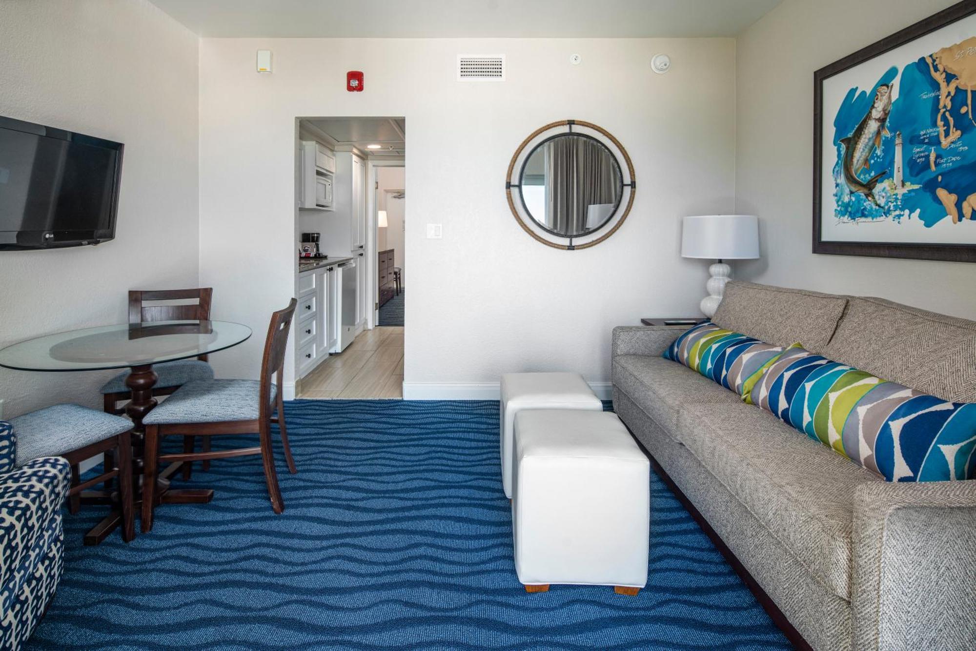 One-Bedroom Suite Balcony Gulf View Recently Renovated