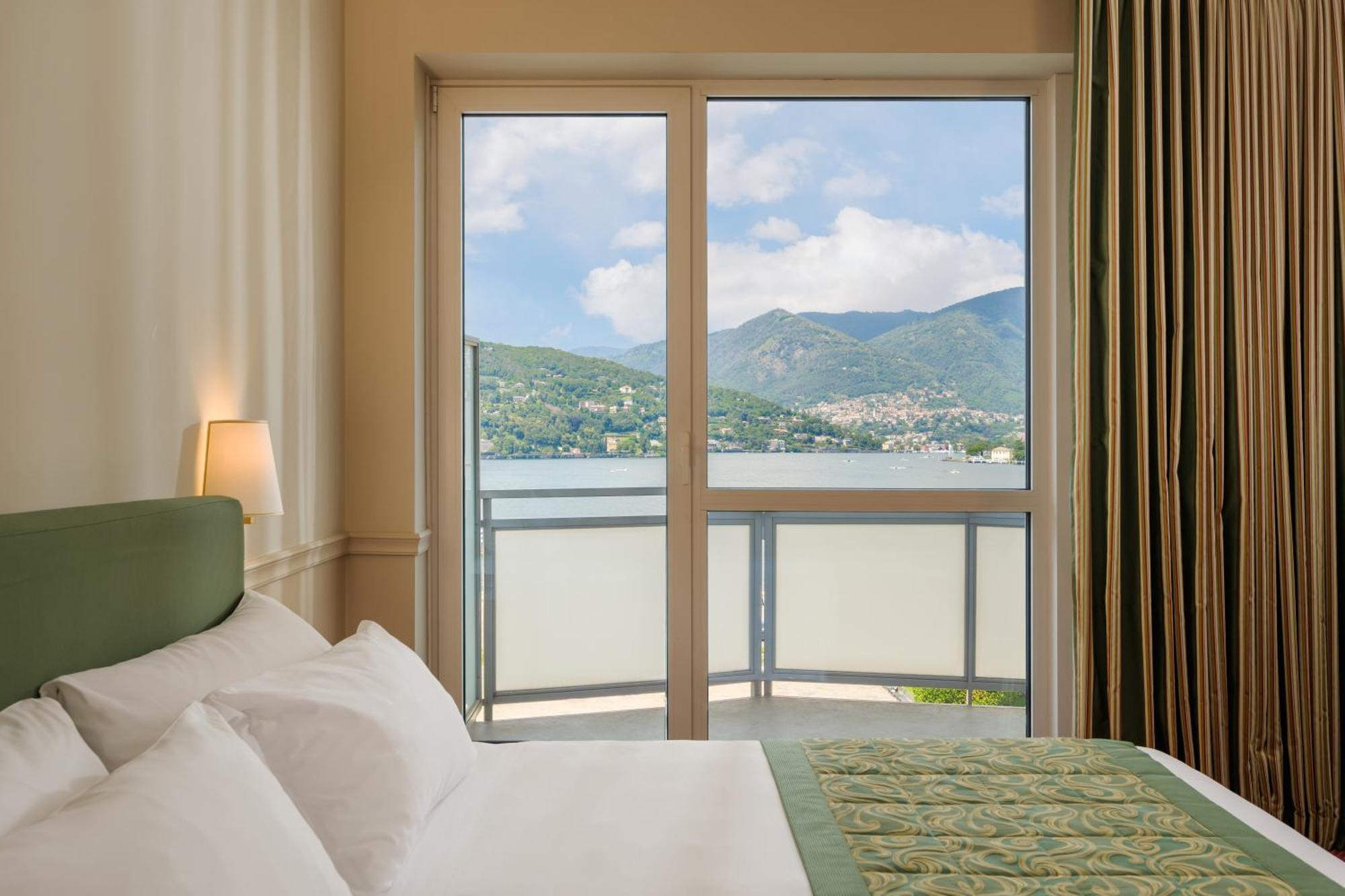 Double or Twin Room Lake View