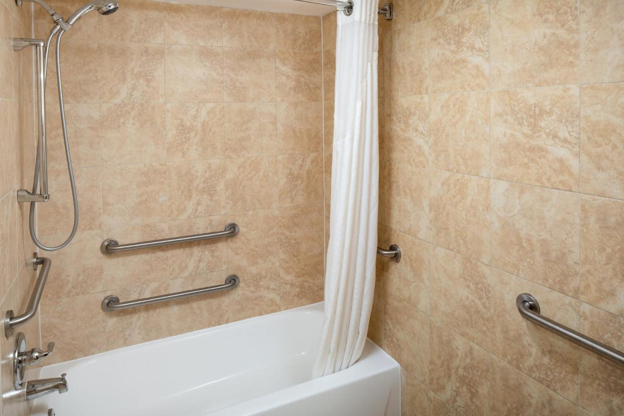 Queen Room Hearing Accessible Non-Smoking