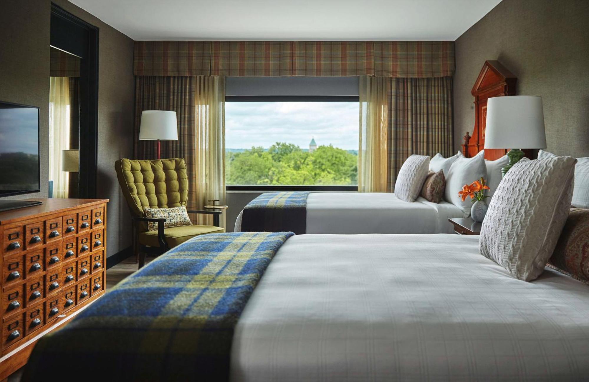 Graduate Queen Suite Two Queen Beds