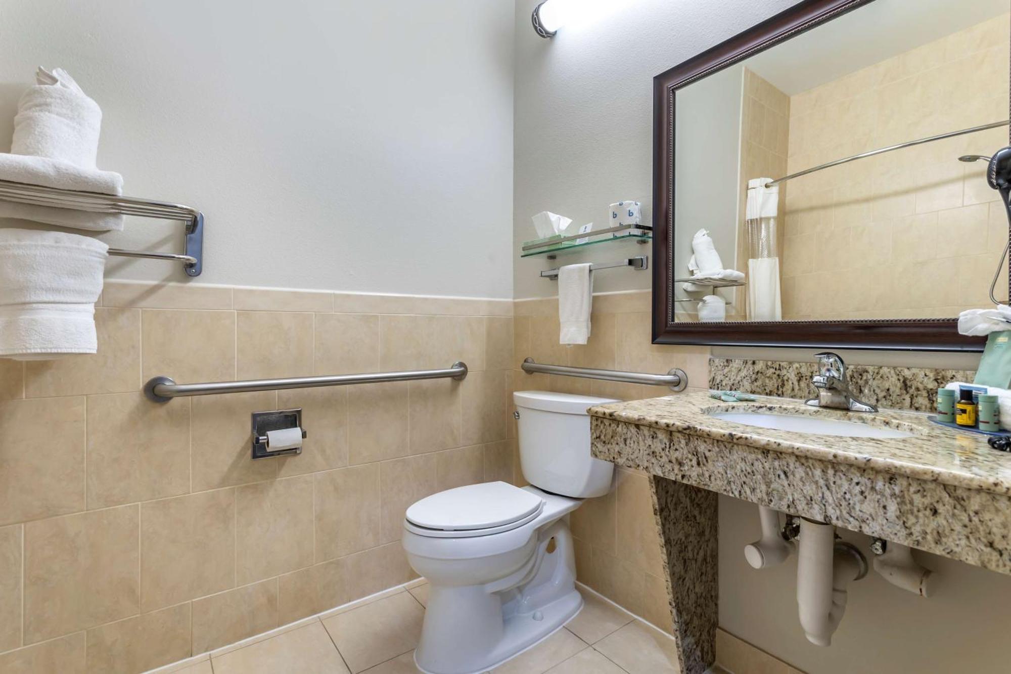 King Room - Disability Access Tub