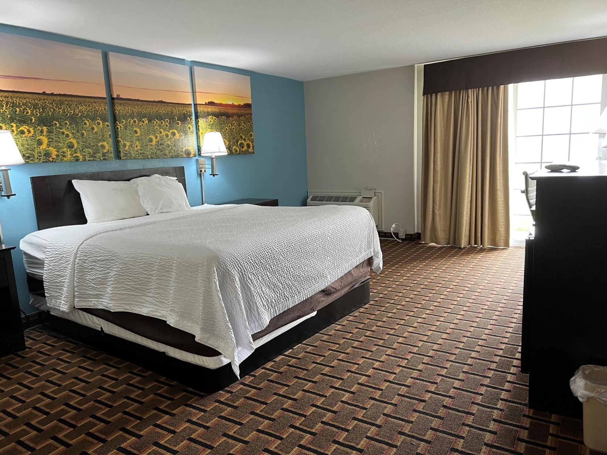 King Room Mobility Access or Non-Smoking