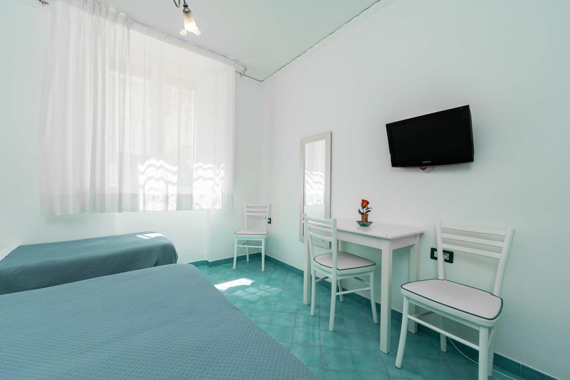 Basic Triple Room
