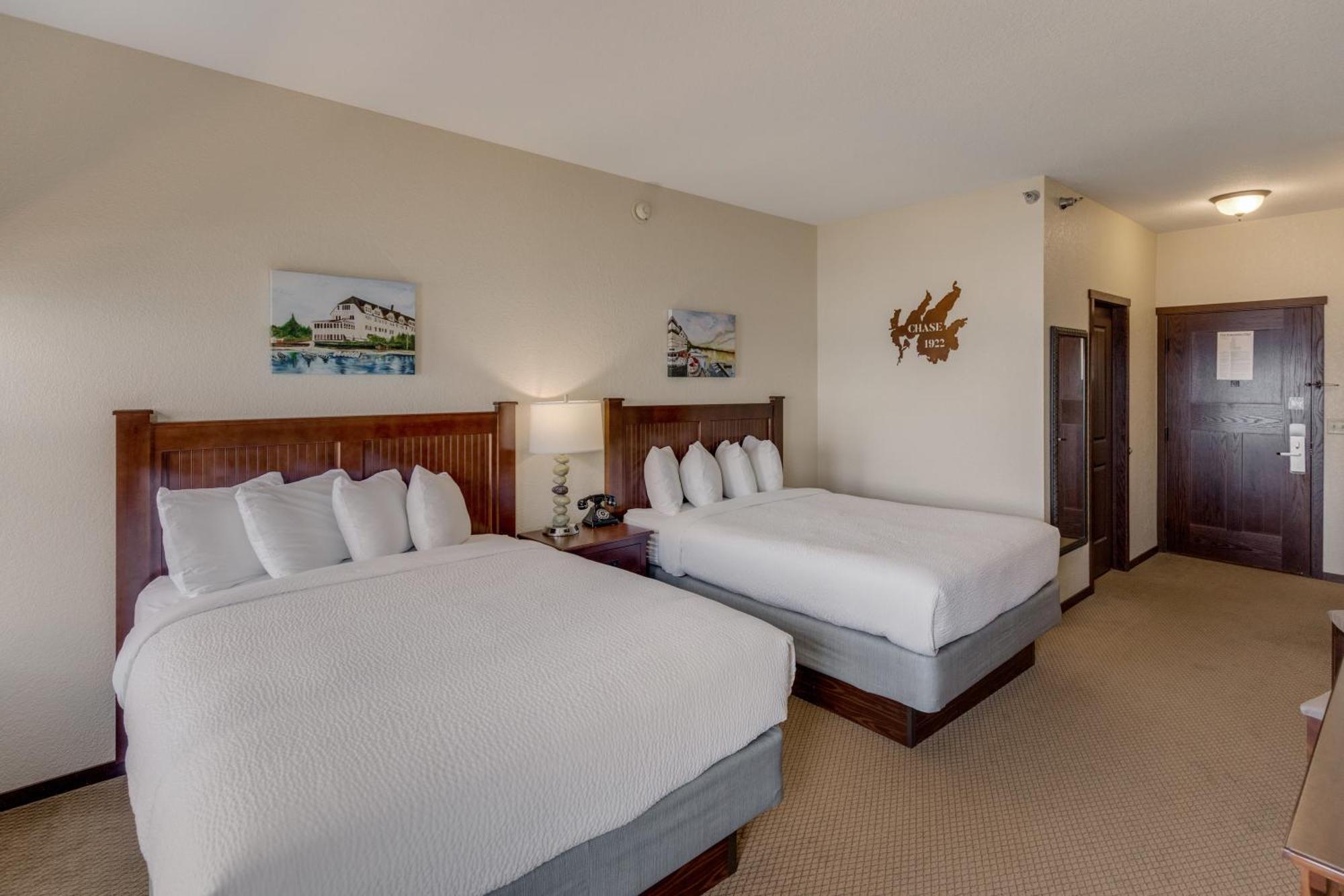 Two Queen Lakeside Room