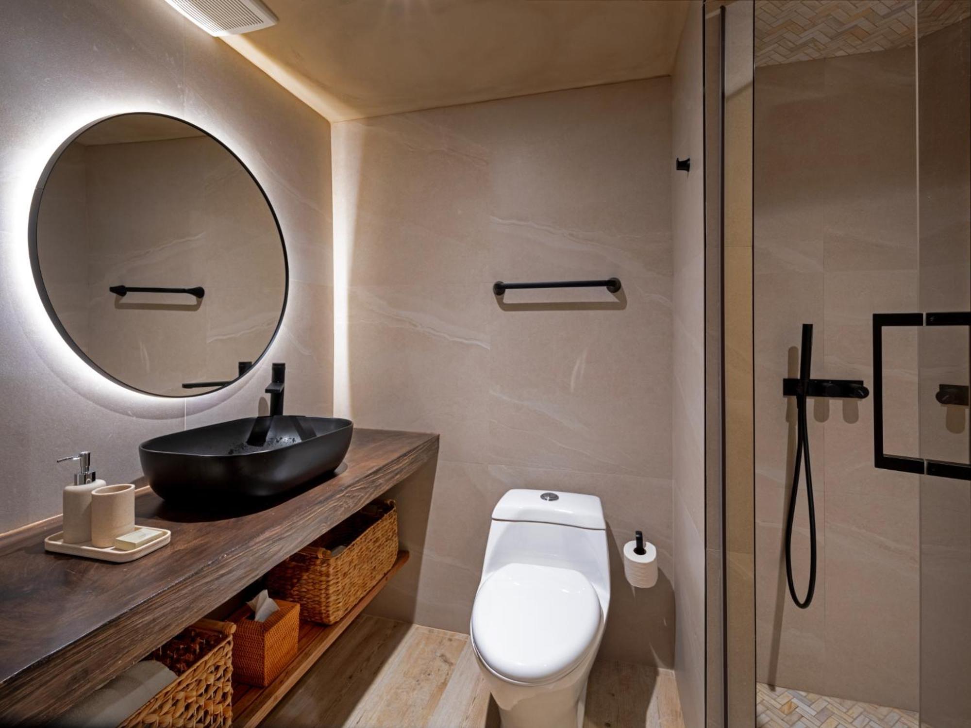 Deluxe Suite with Sea View,1606045874:JPEG