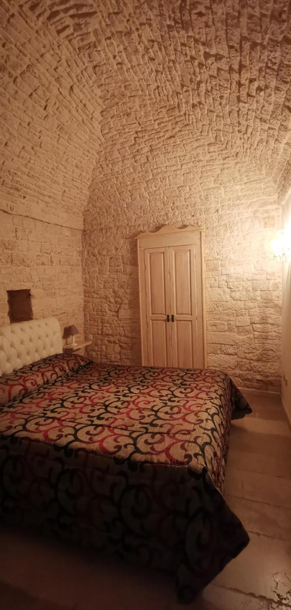 One-Bedroom Standard Apartment