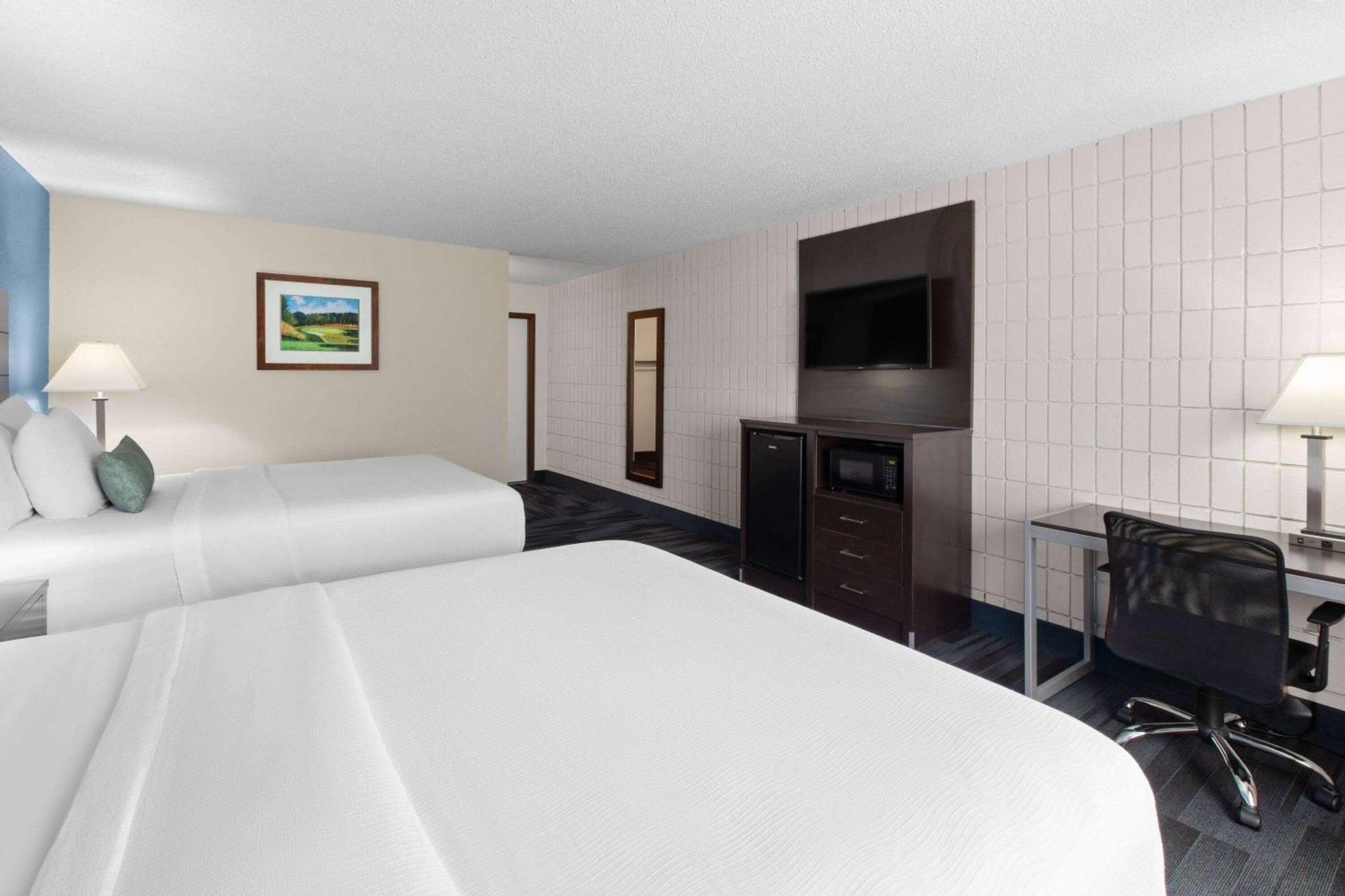 Queen Room with Two Queen Beds - Non-Smoking