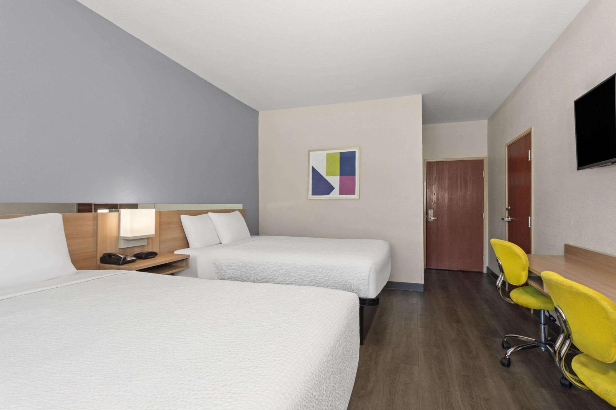 Queen Room Two Queen Beds Non-Smoking