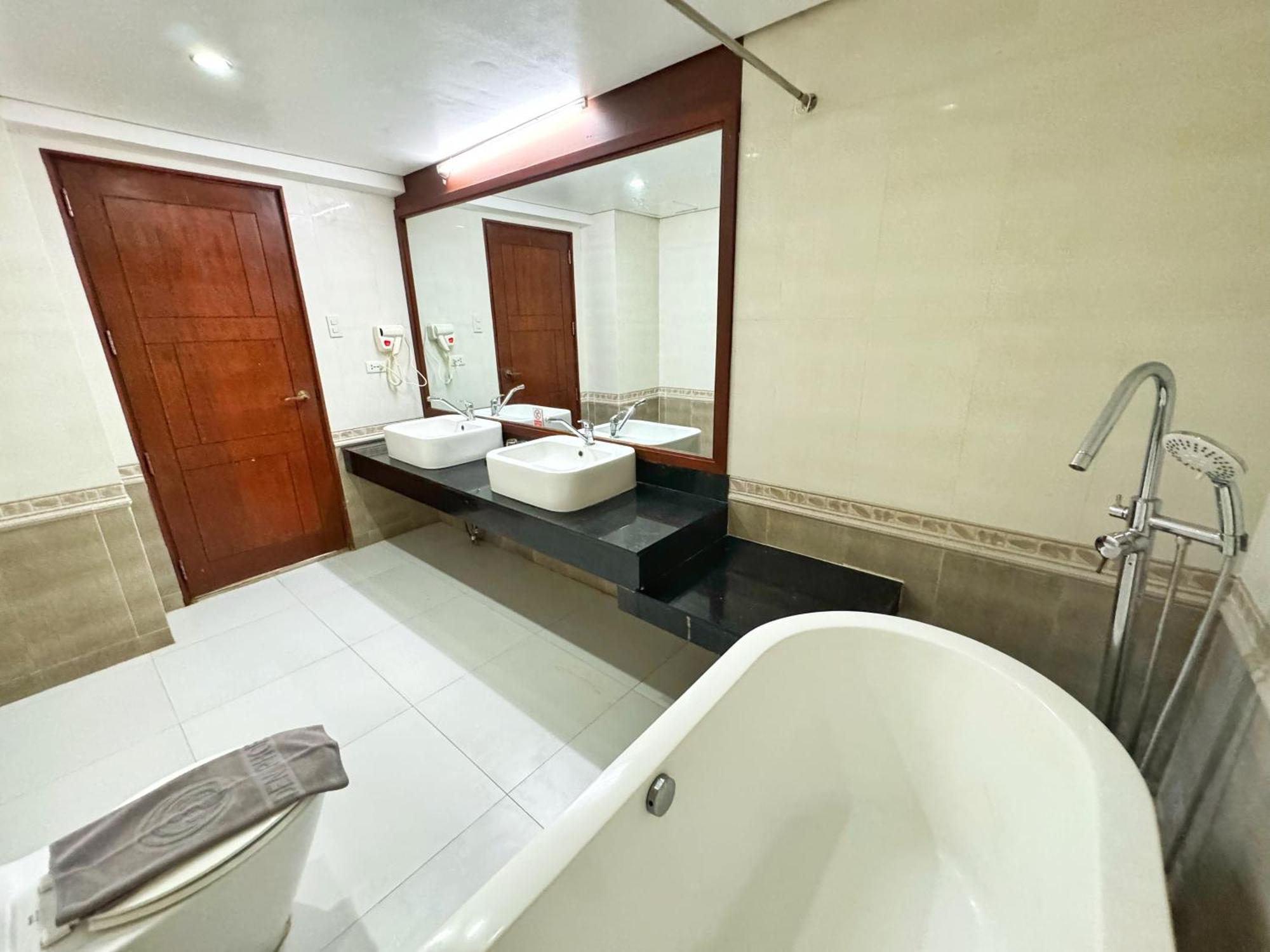 Yapak King Suite
