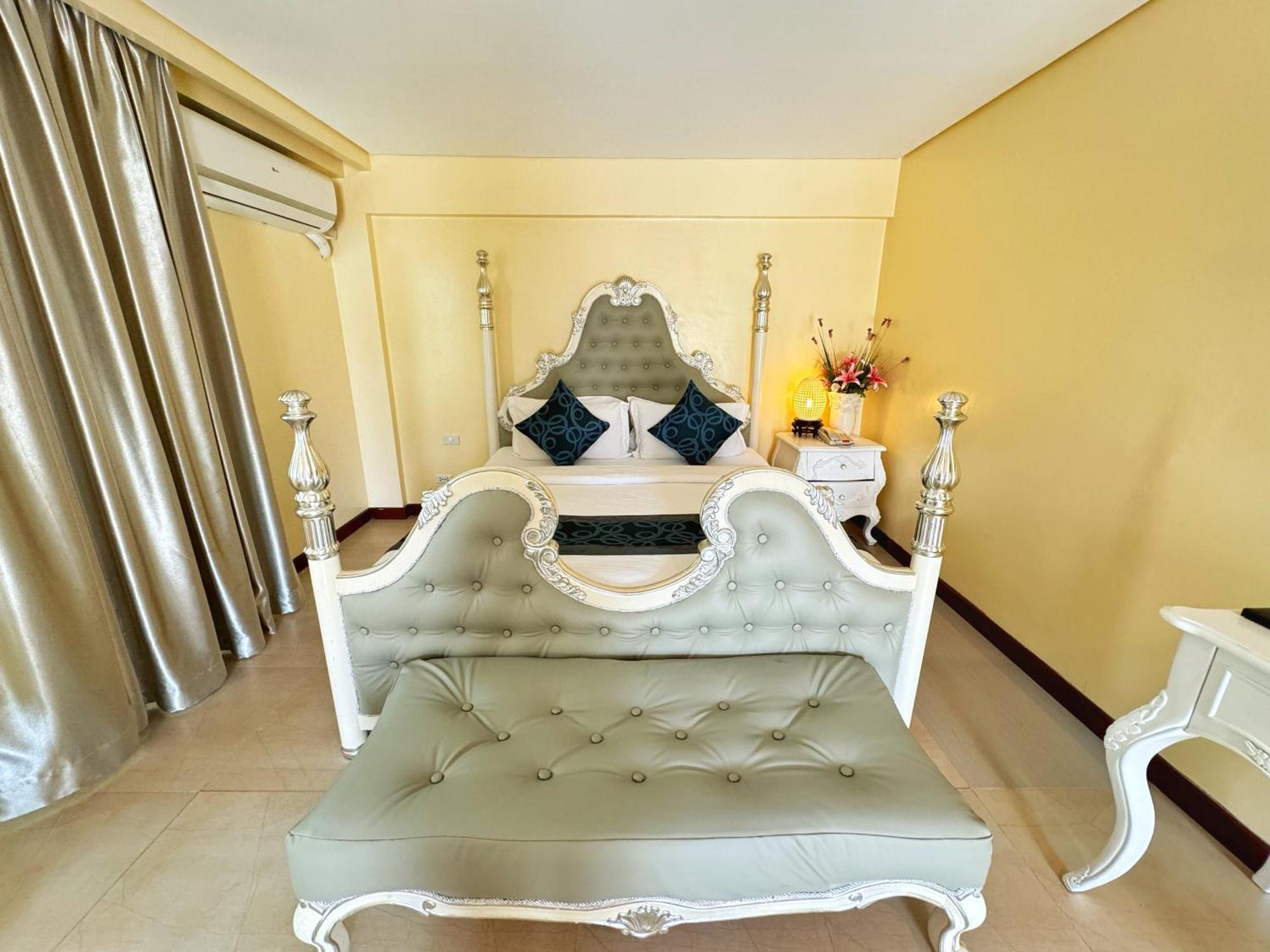 Yapak King Suite