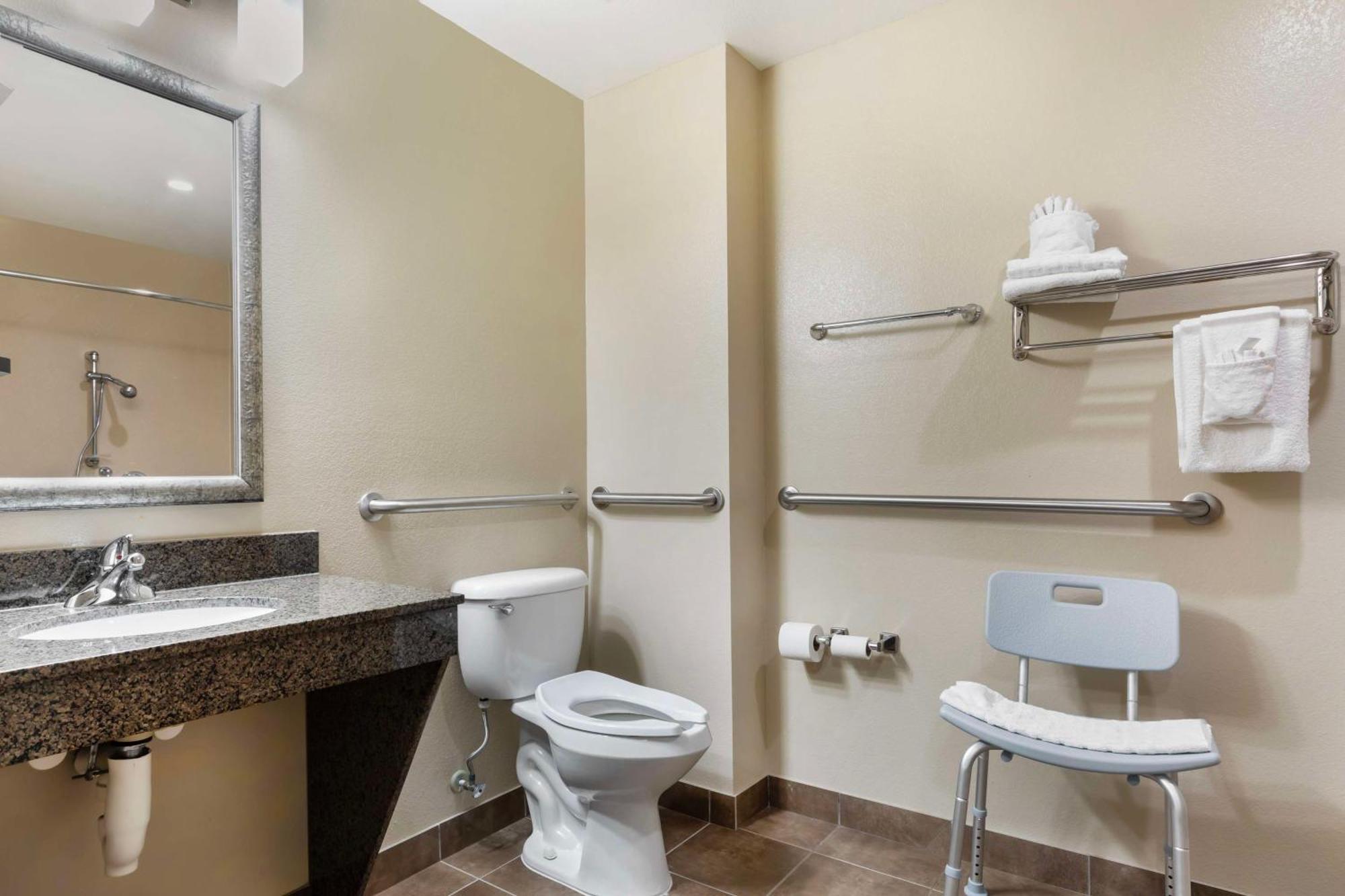 Queen Room Two Queen Beds Mobility Accessible