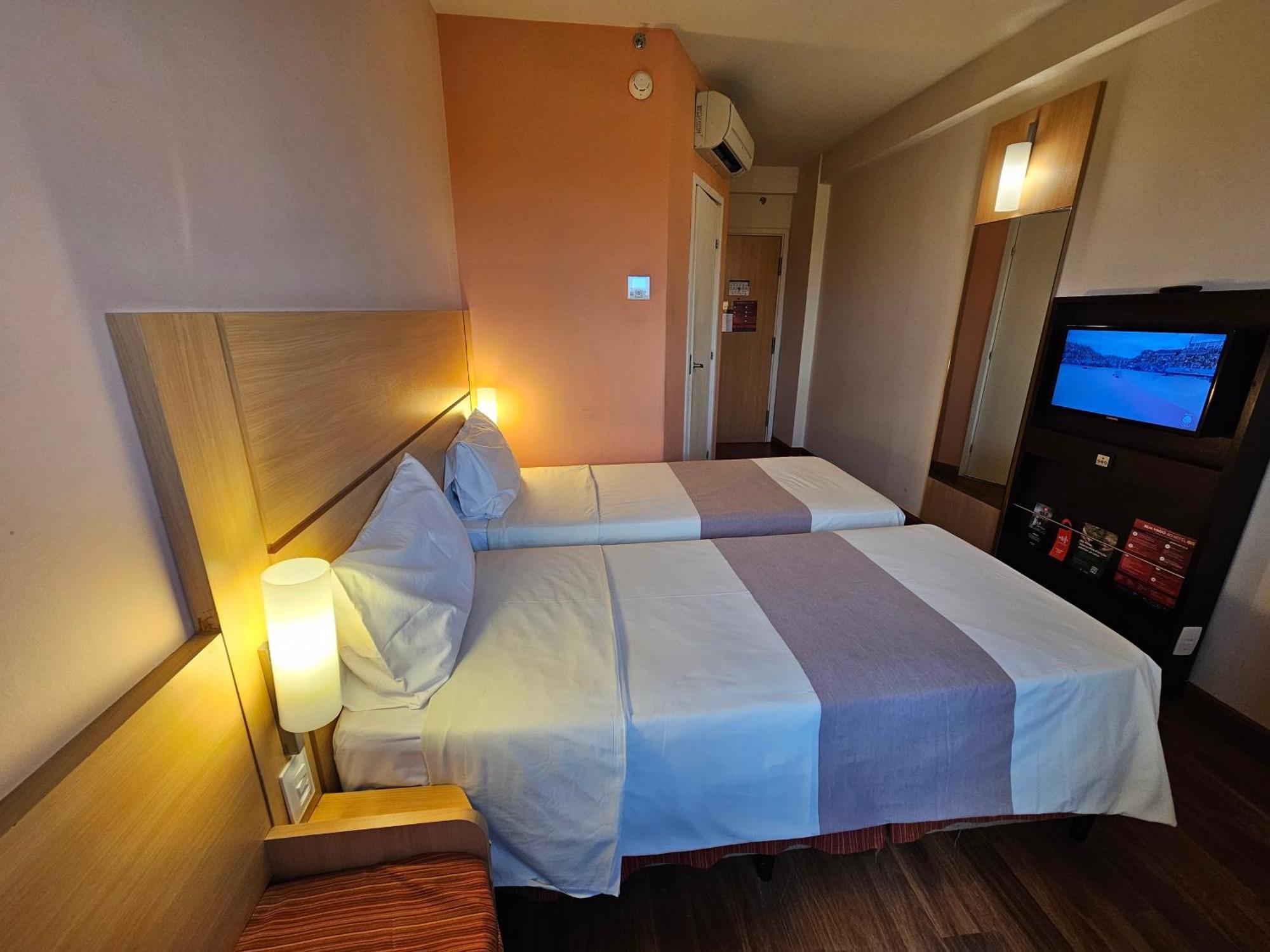 Standard Room 2 Single Beds