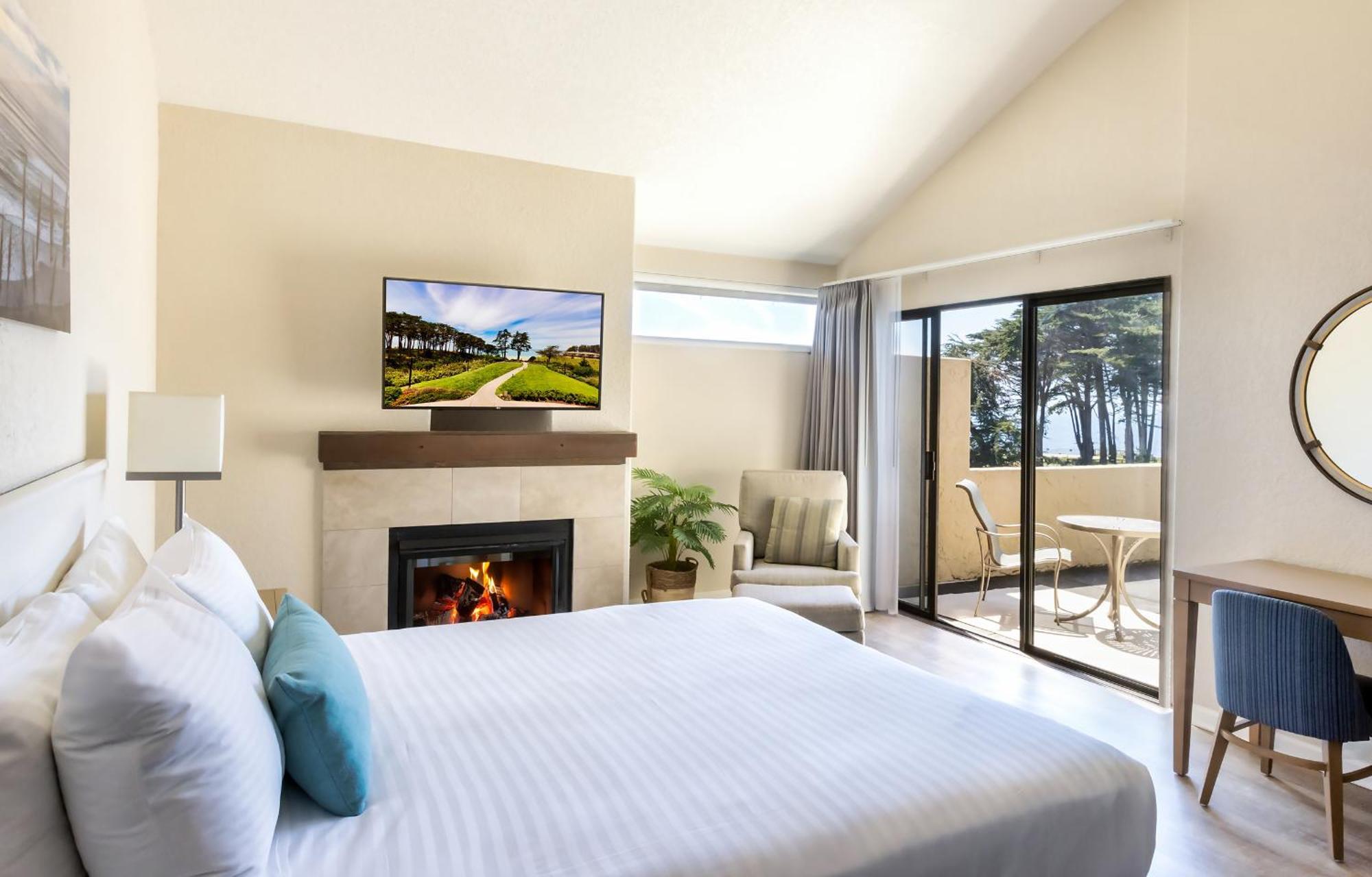 Studio Partial Ocean View