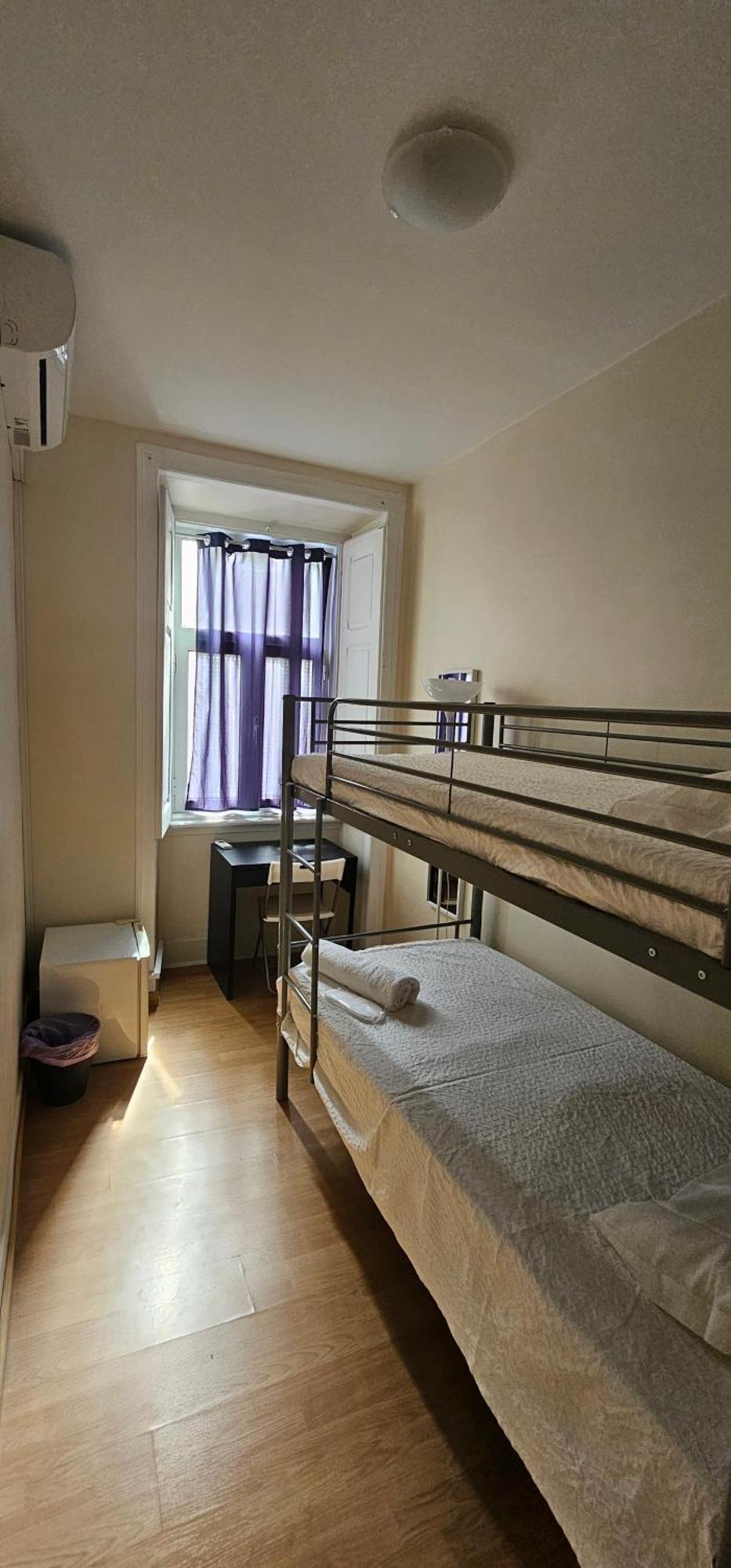Economy Twin Room