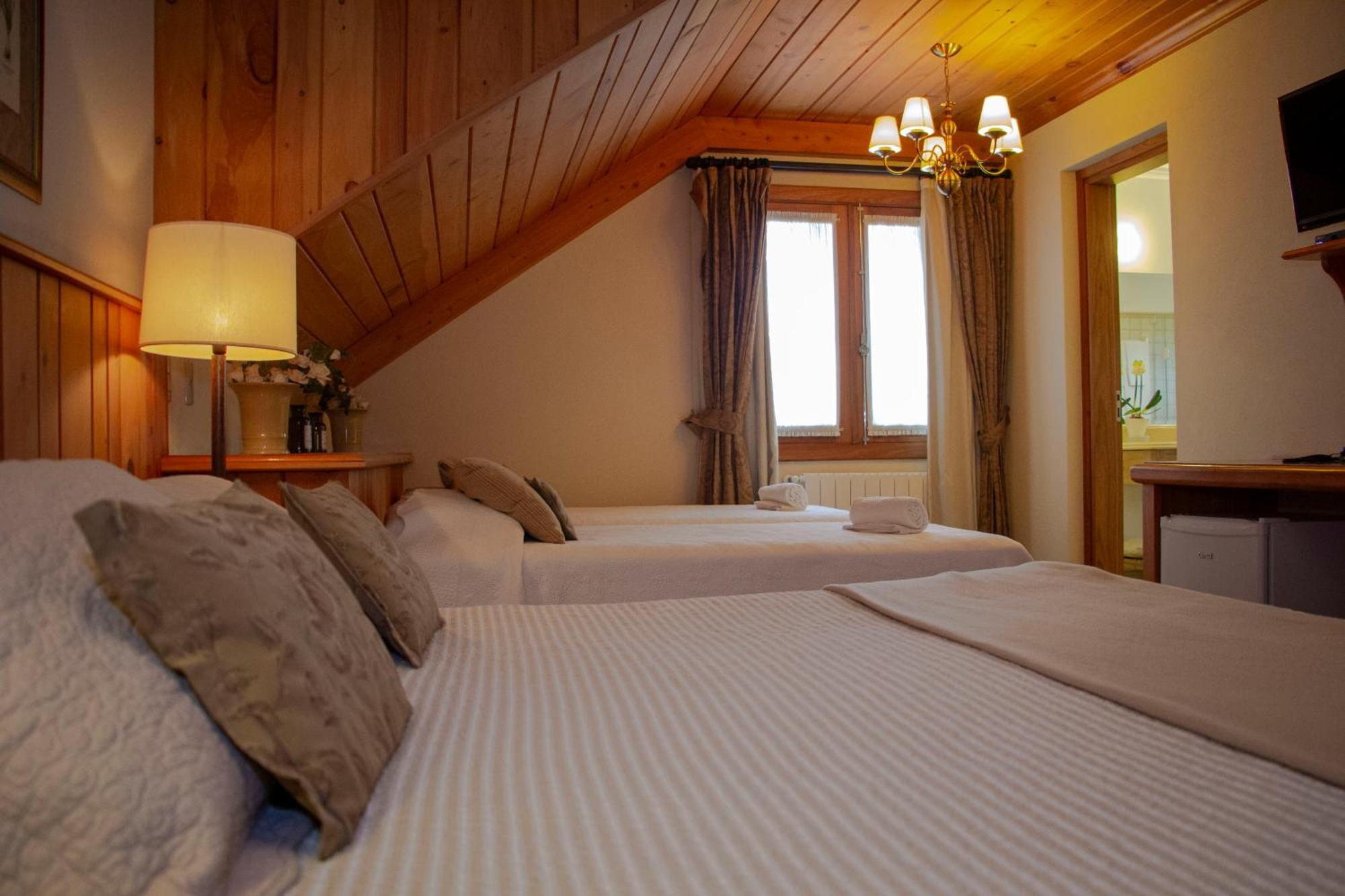 Triple Room Bath