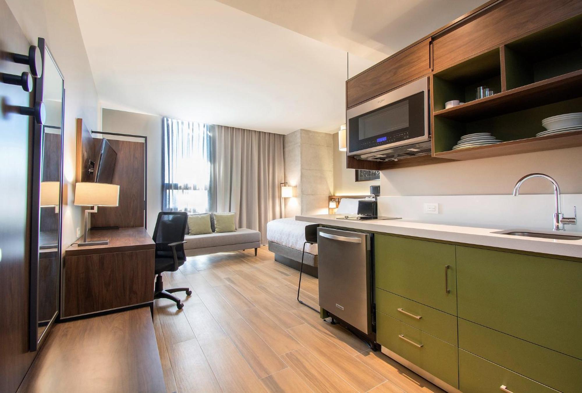 Queen Studio Suite