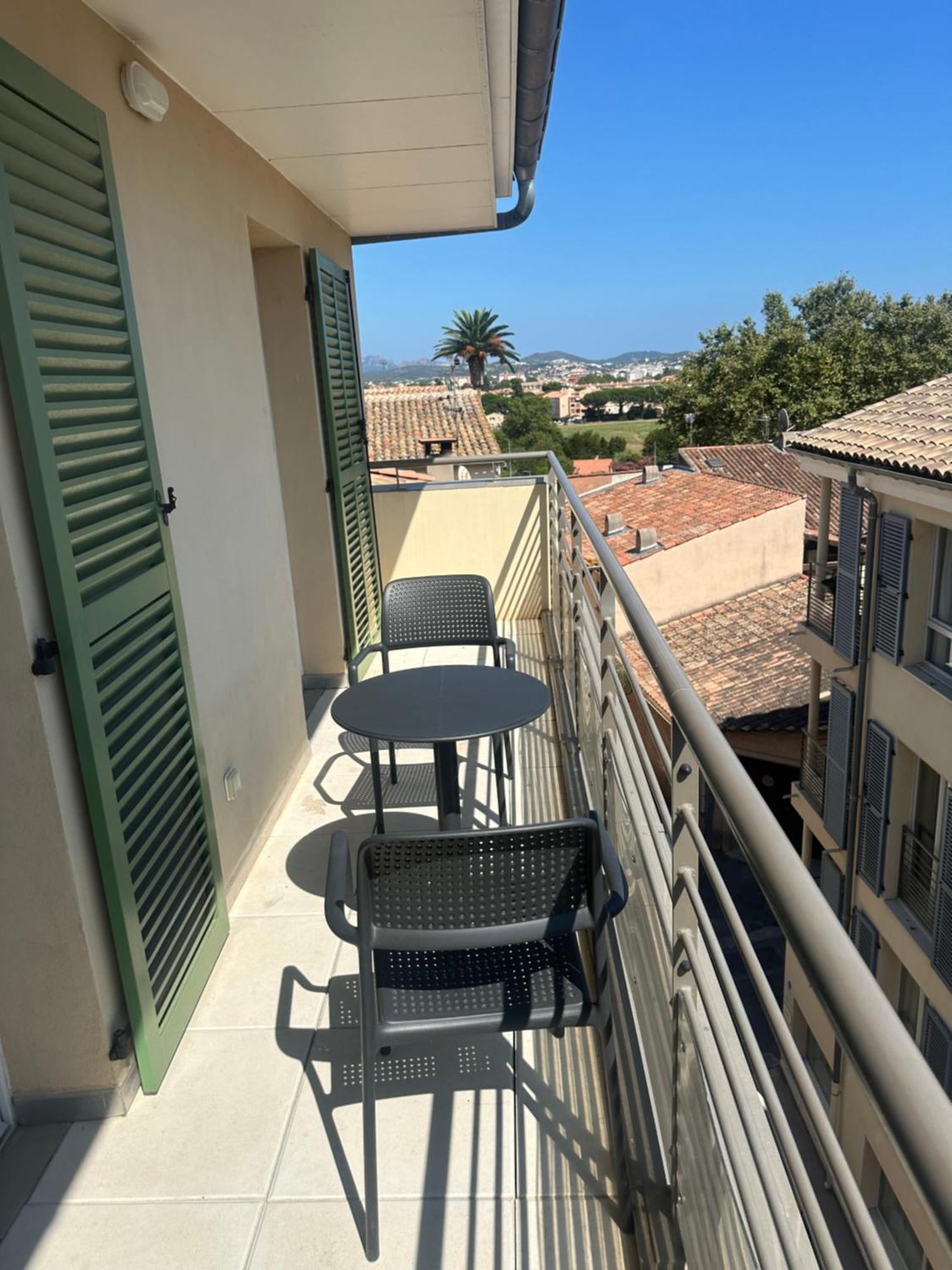 Studio Balcony