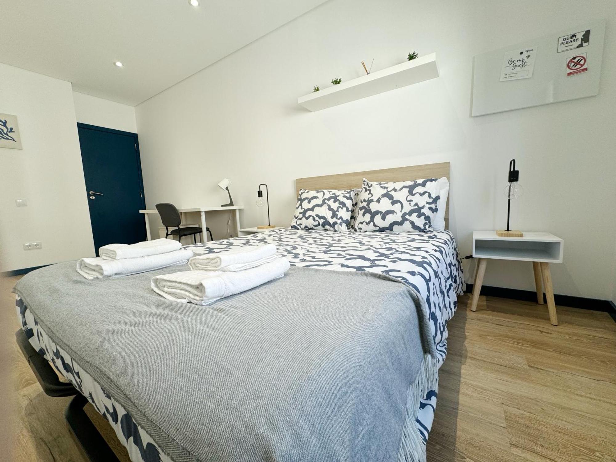 Quarto Duplo com Casa de Banho Partilhada