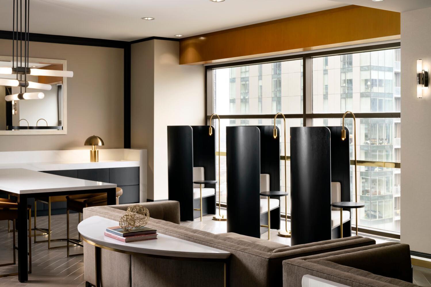 Club level Guest room 1 King High floor