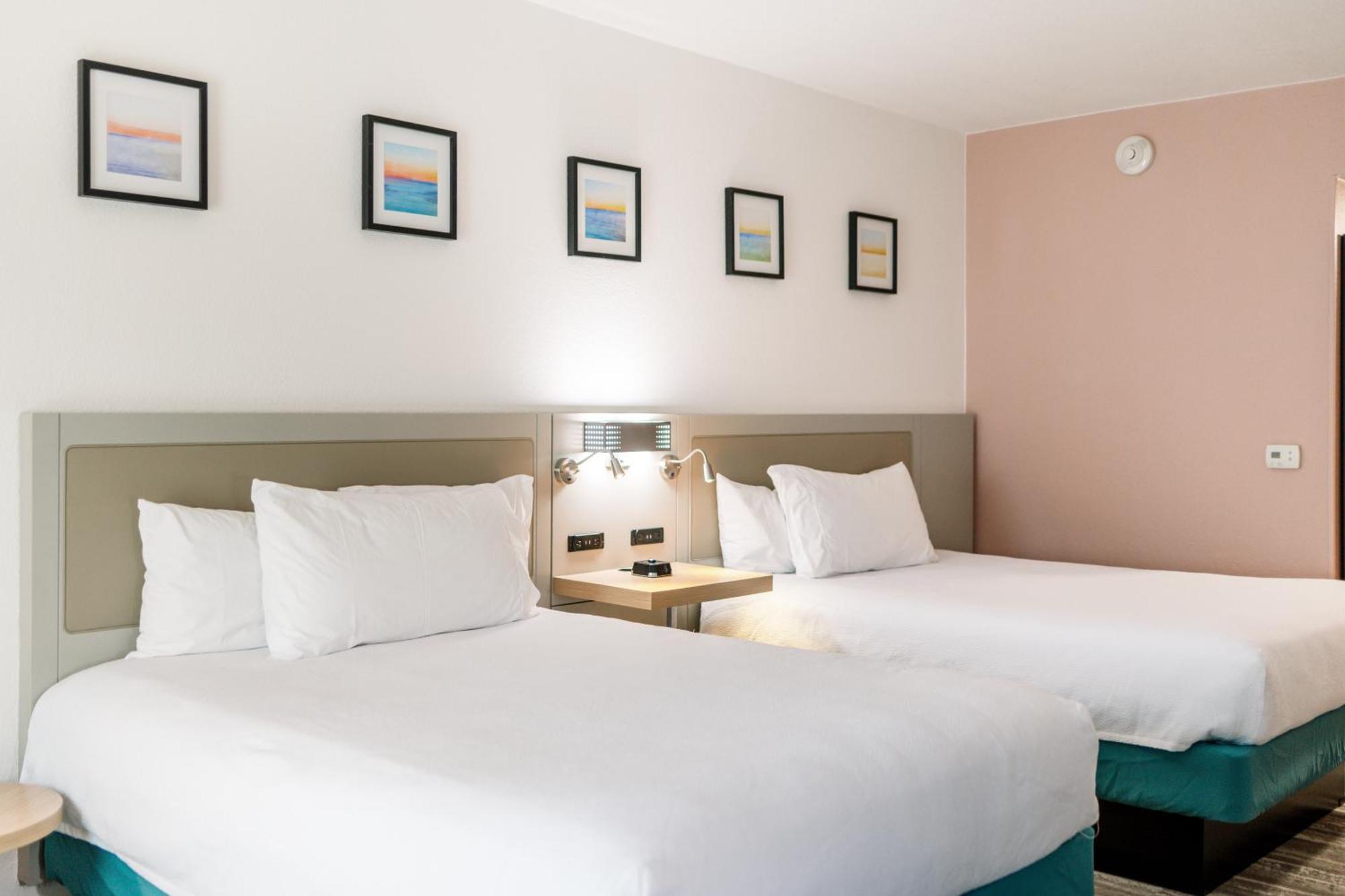 Queen Room with Two Queen Beds - Oceanfront