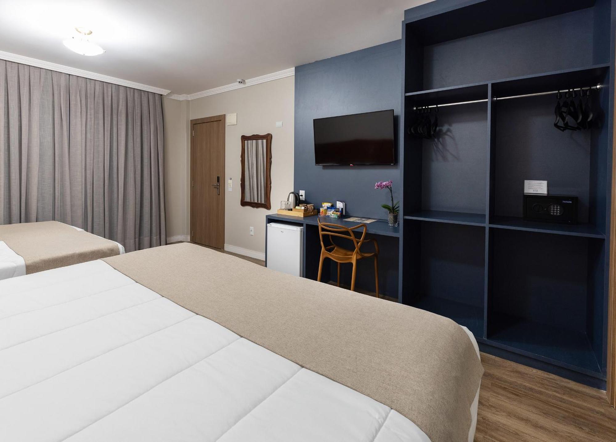 Standard Suite,1613667360:JPEG