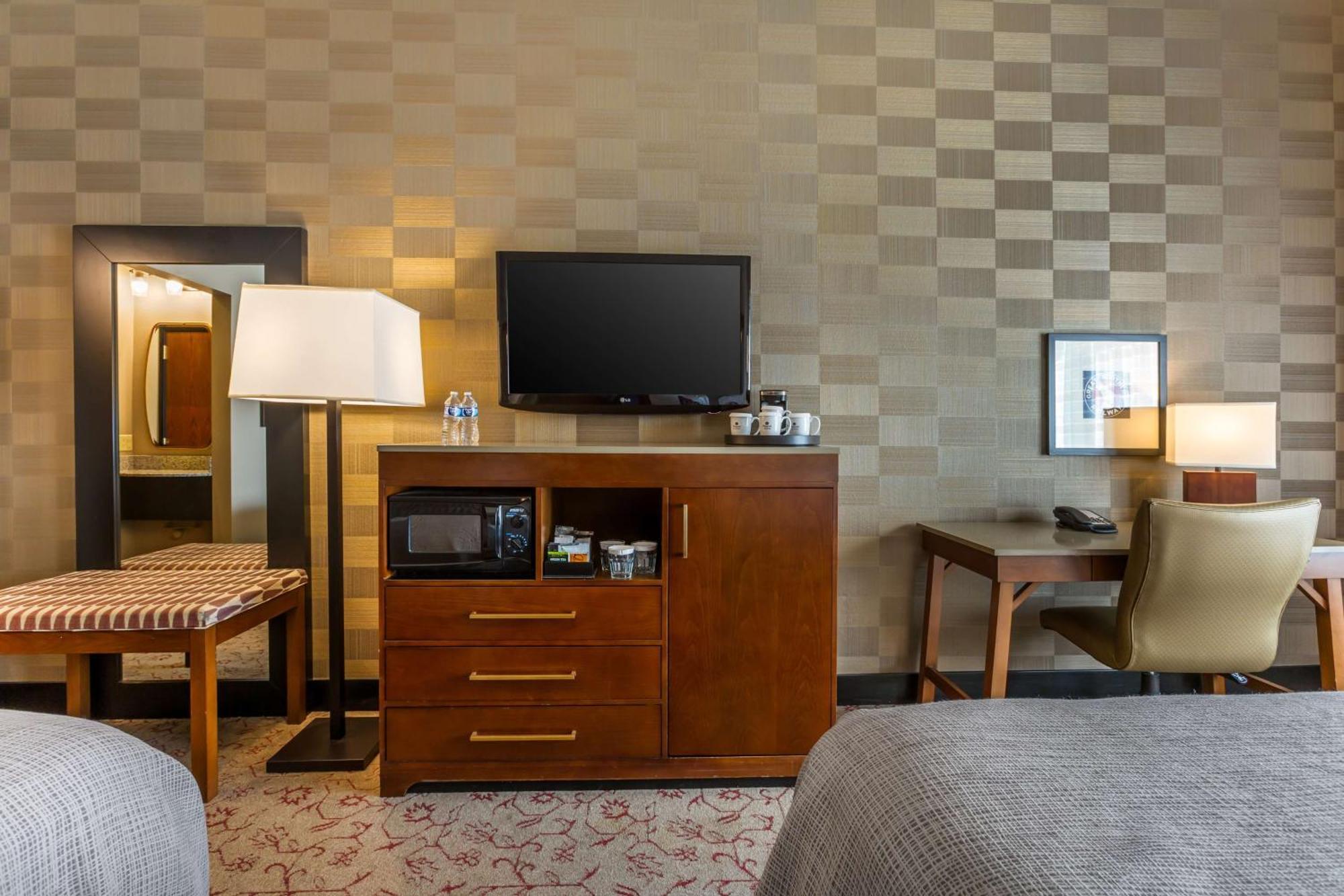 Queen Room Two Queen Beds
