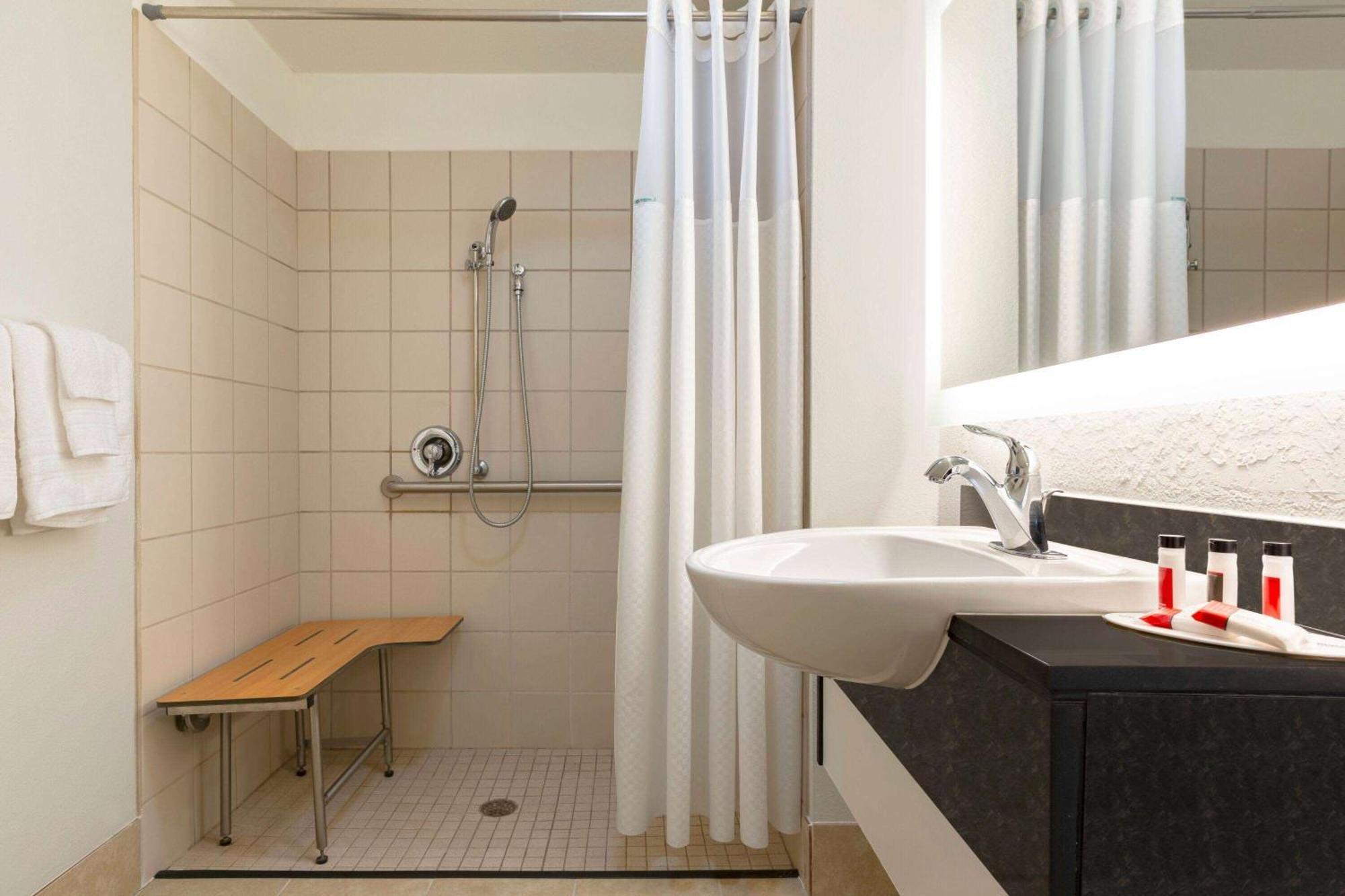 King Room Mobility Access or Non-Smoking